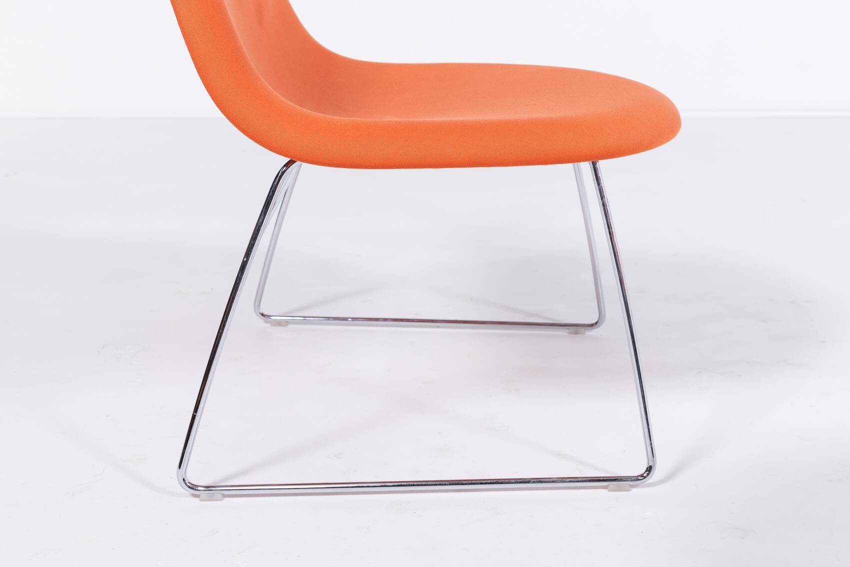 Paire de chaises longues au design danois « 3D » de Komplot Design pour Gubi