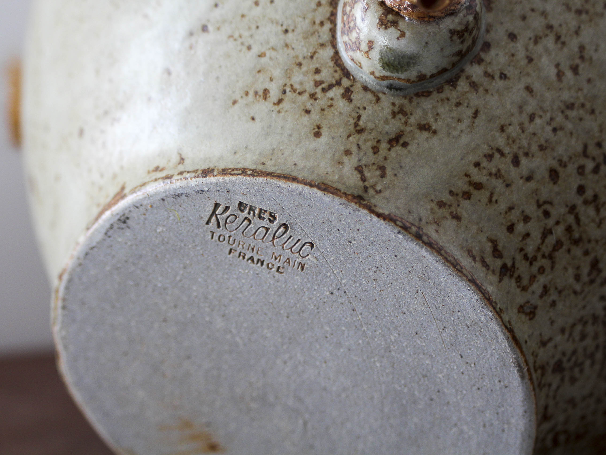 Keraluc stoneware vine