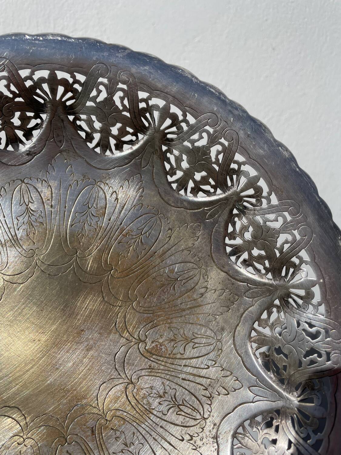 Openwork silver-plated metal fruit bowl or basket
