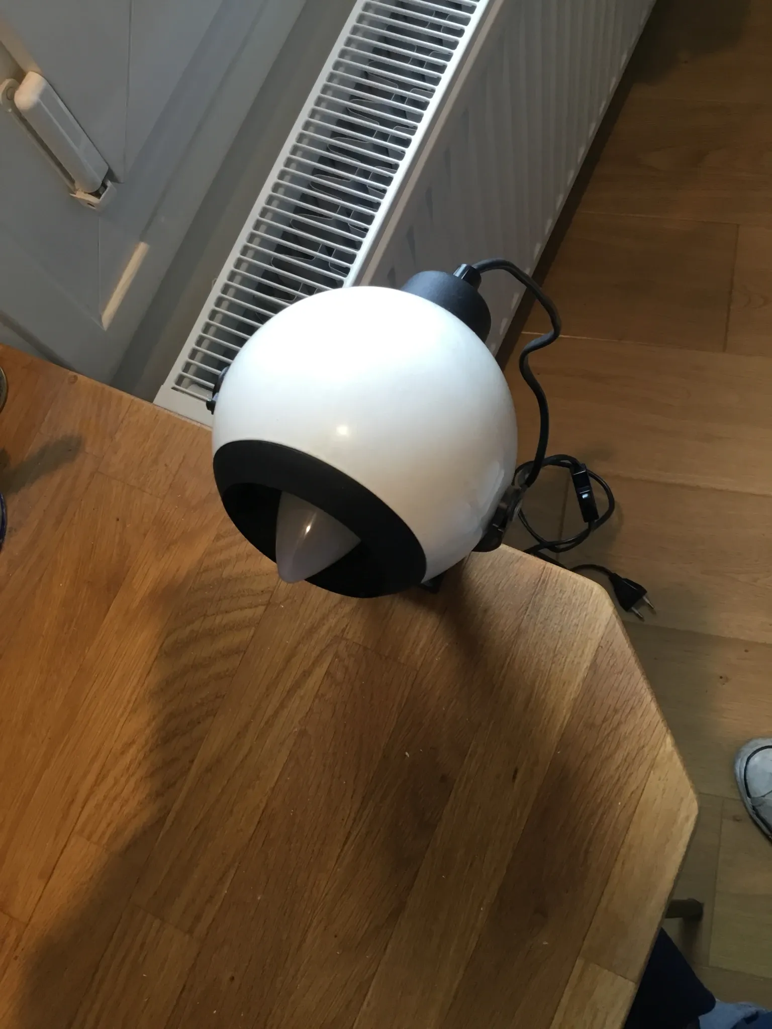 70s black and white eye ball globe lamp
