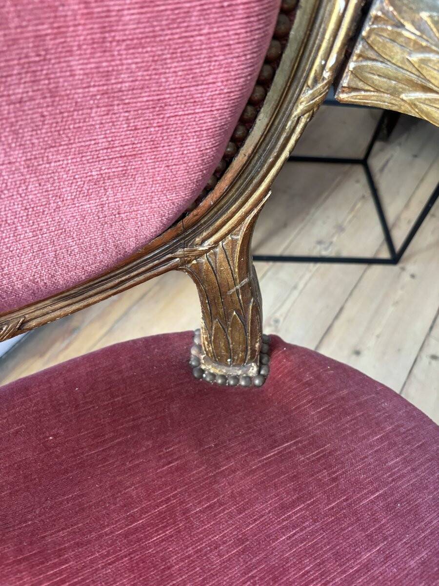 Paire de fauteuils médaillon Louis XVI