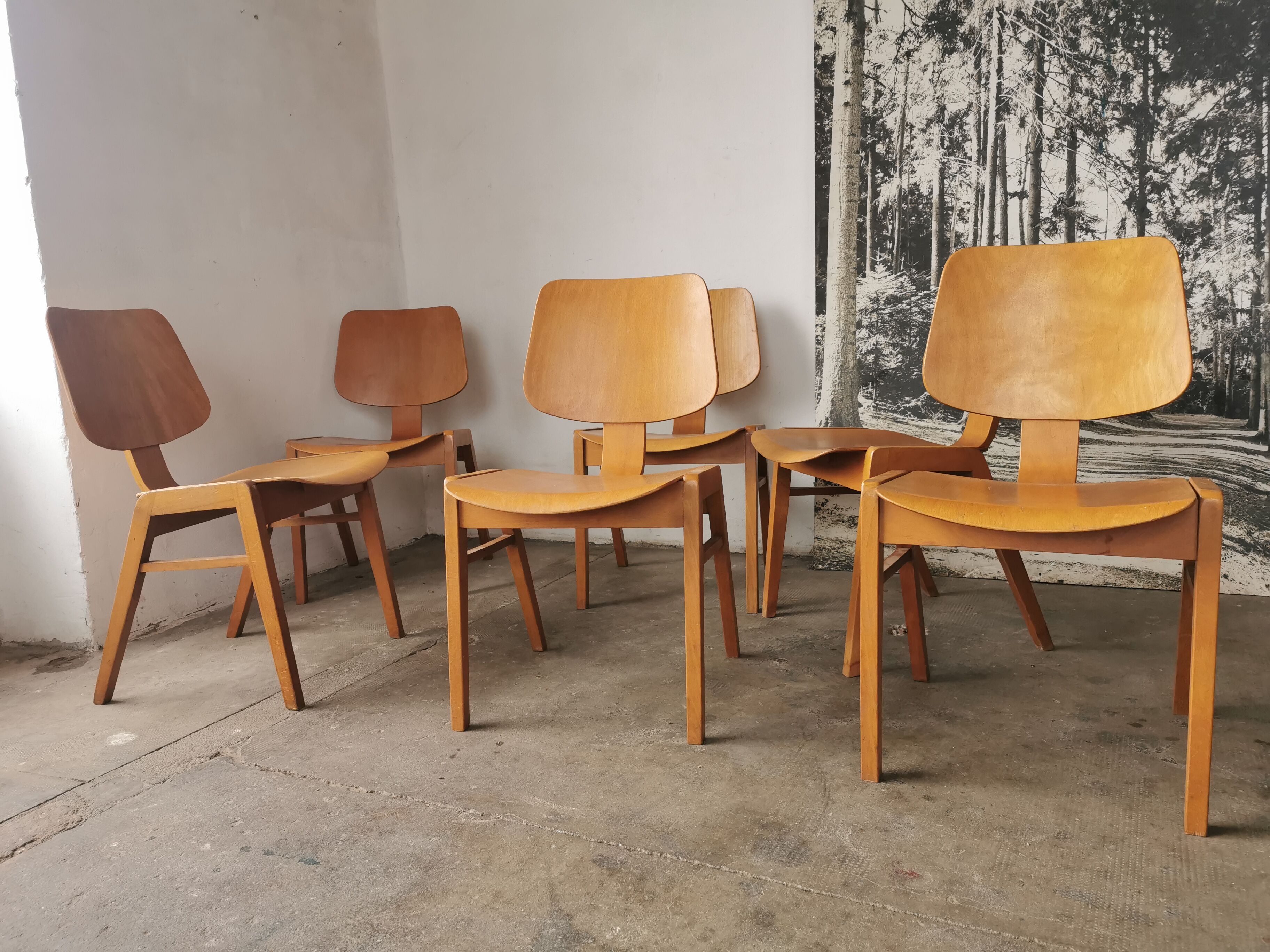 Set of 6 stackable Scandinavian chairs