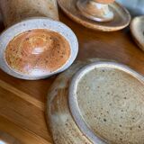 Ensemble de 4 tasses à café et assiettes en grès vintage