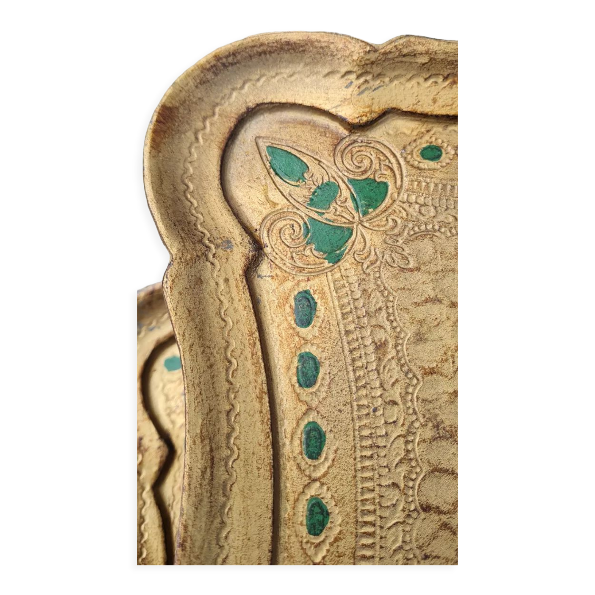 Venetian nesting table