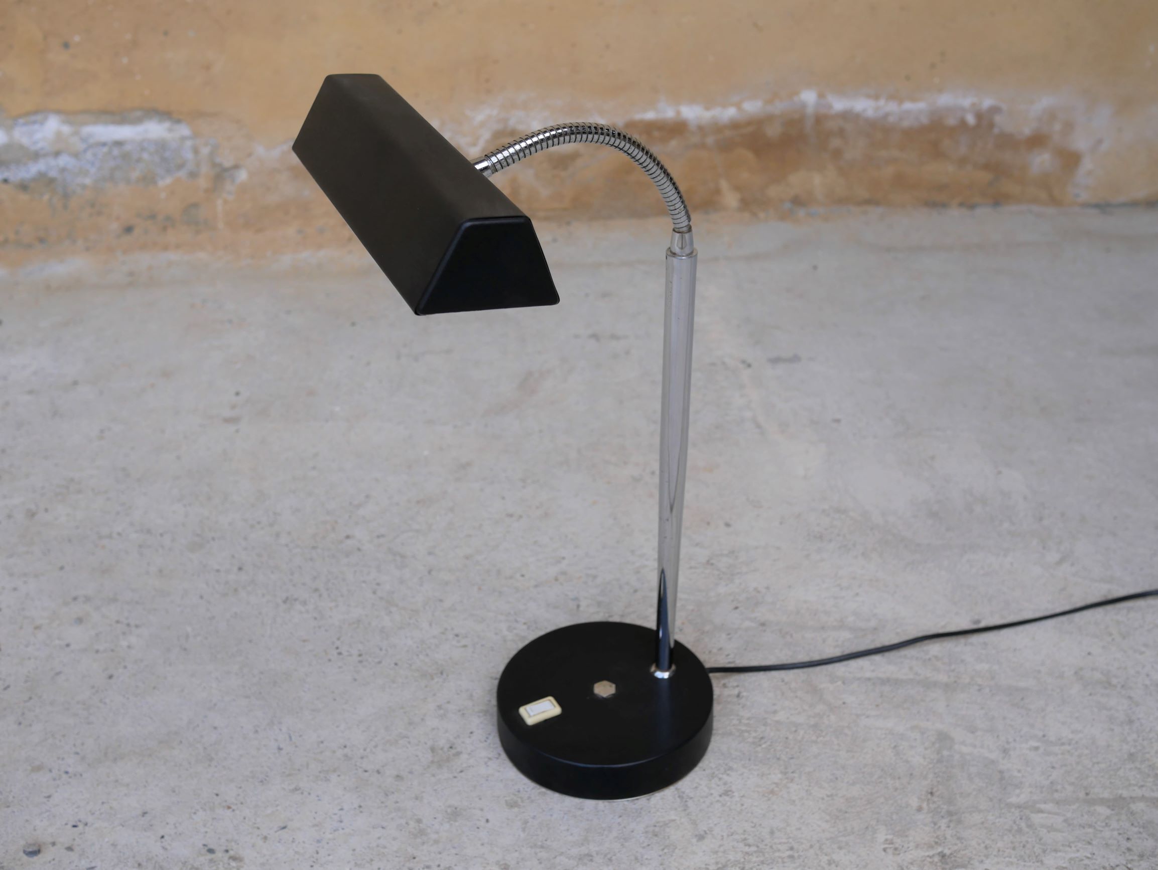 Black vintage desk lamp