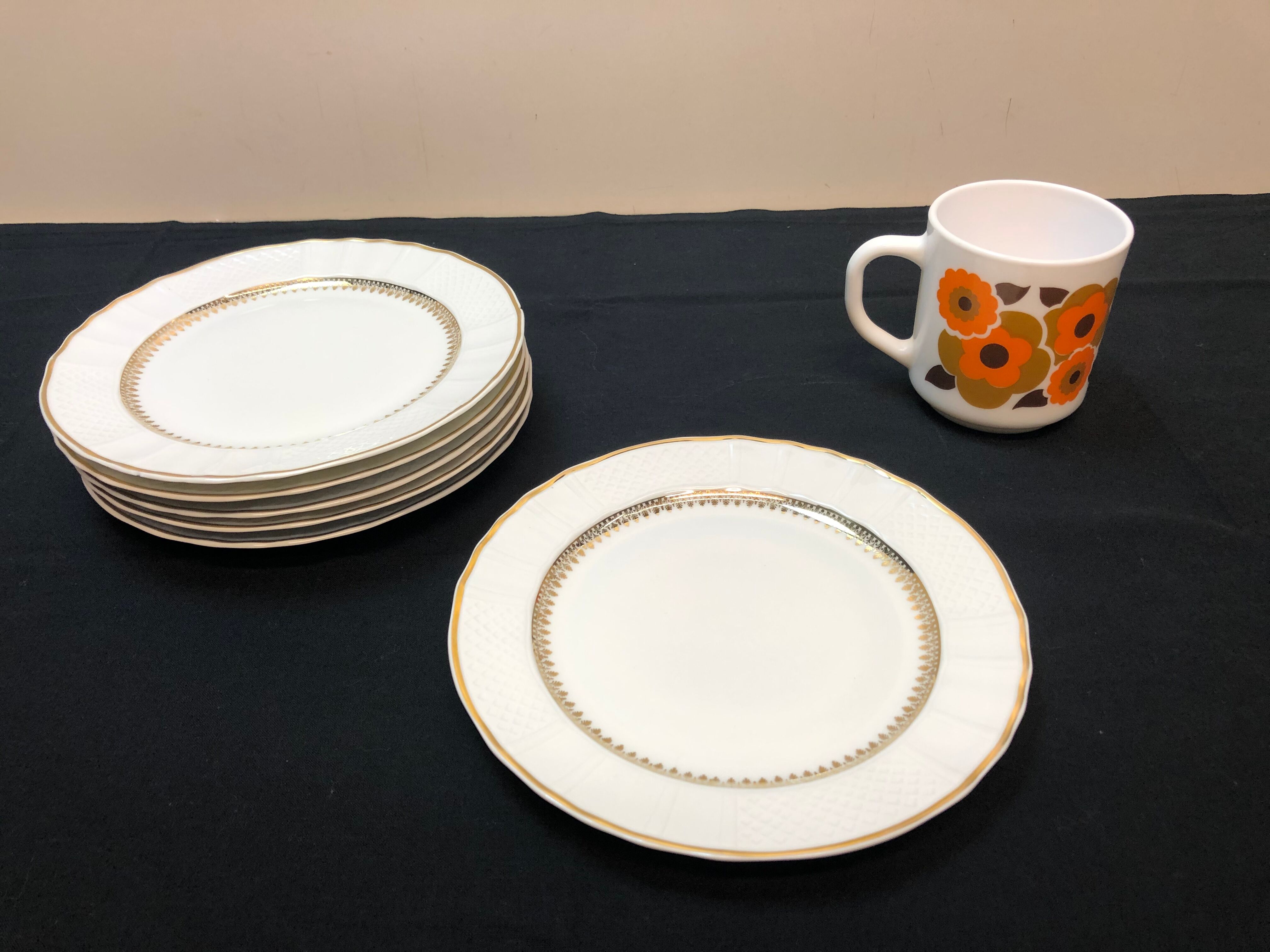 Limoges Bernardaud porcelain dessert plates - vintage co. 60s, white & gold