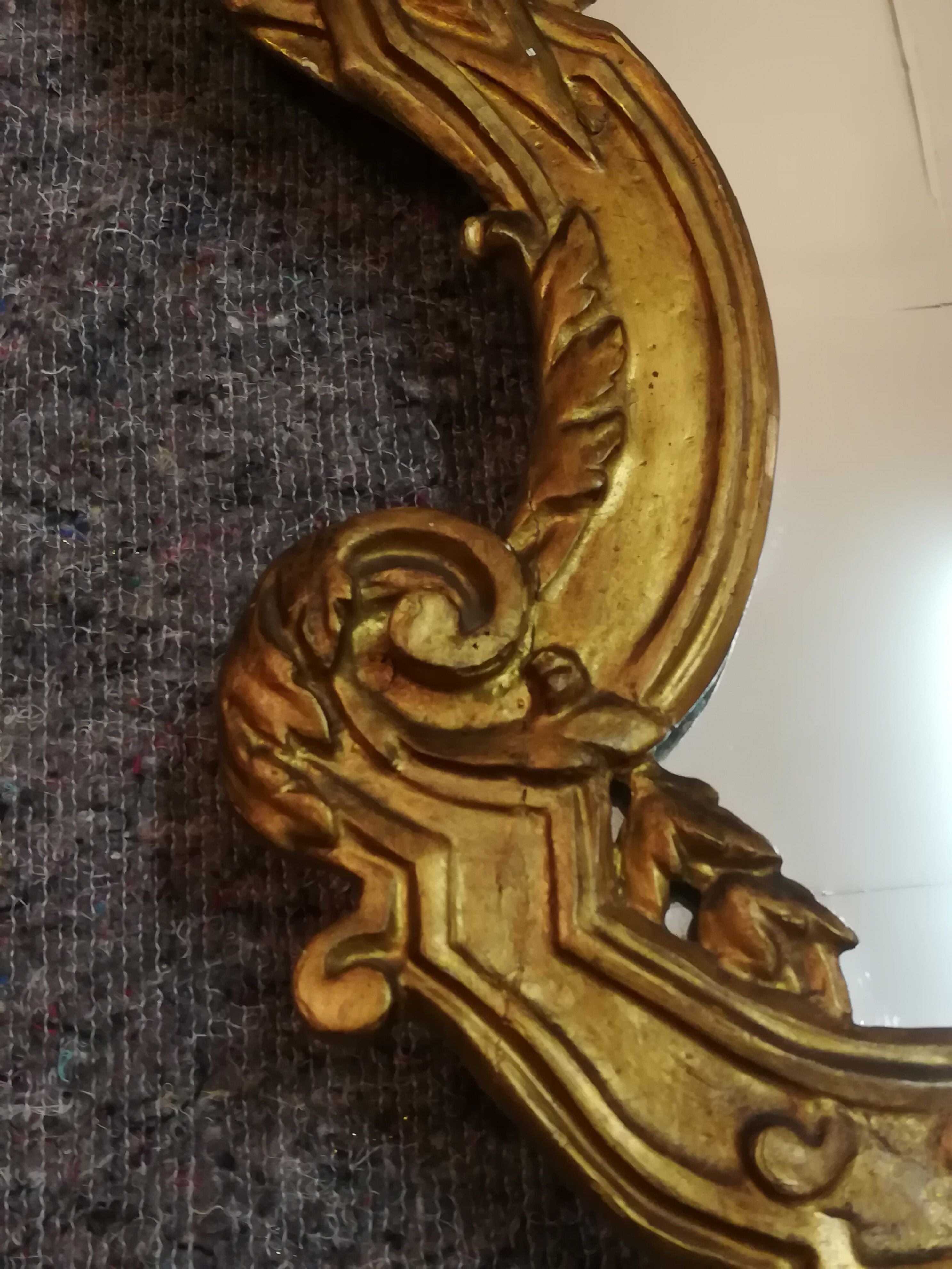 Mirror era Louis XV in gilded wood