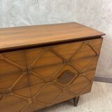 Contemporary chest of drawers