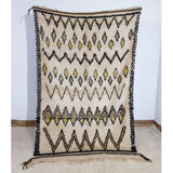 Handmade moroccan berber carpet 138 x 72 cm
