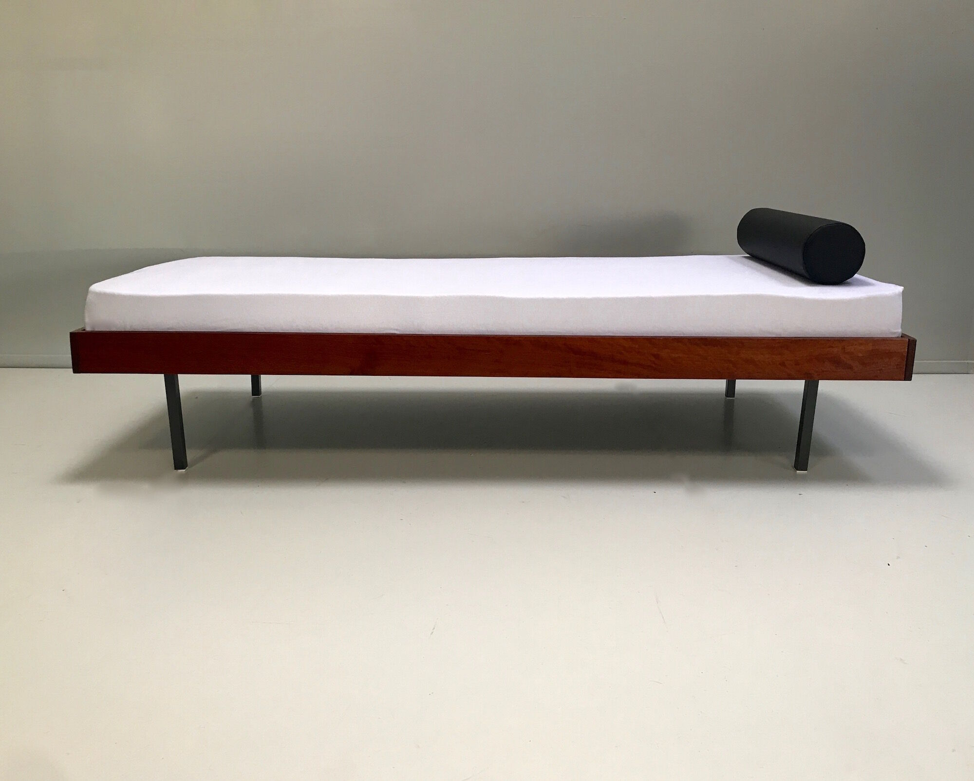 Achilles teak daybed by Rawi Winschoten Netherlands 1950