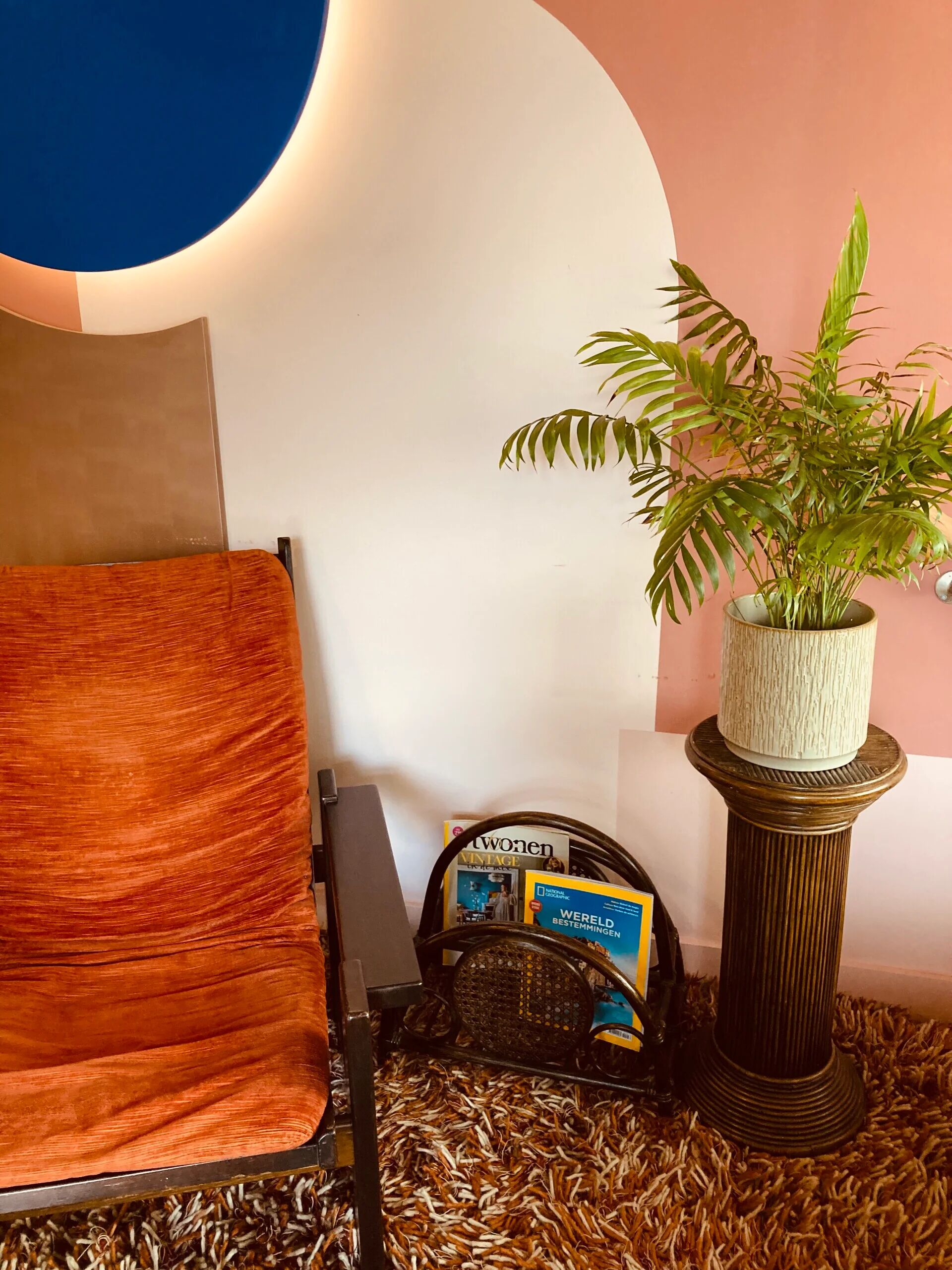 Vintage rattan plant pedestal