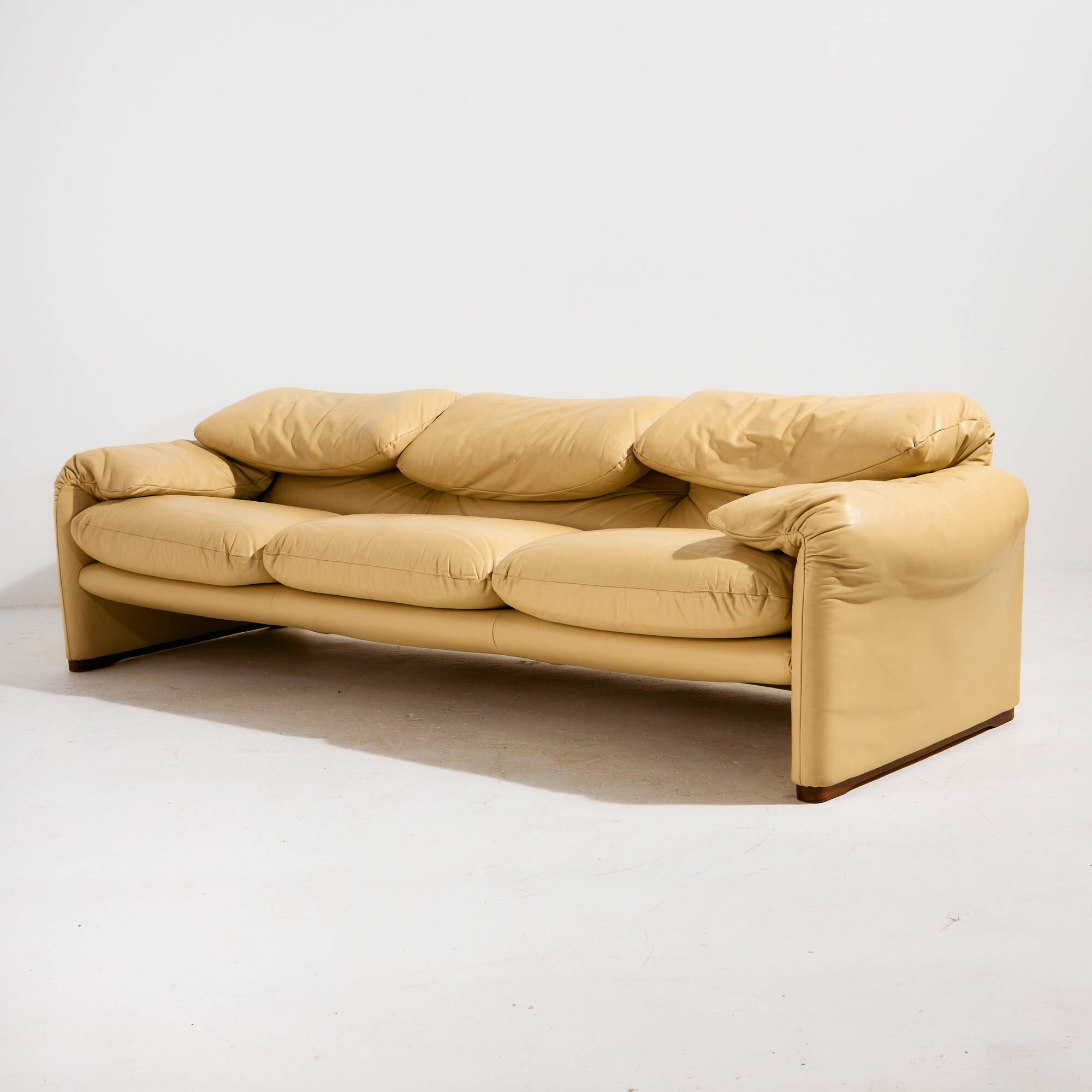 Maralunga leather set by Vico Magistretti for Cassina, Set of 3