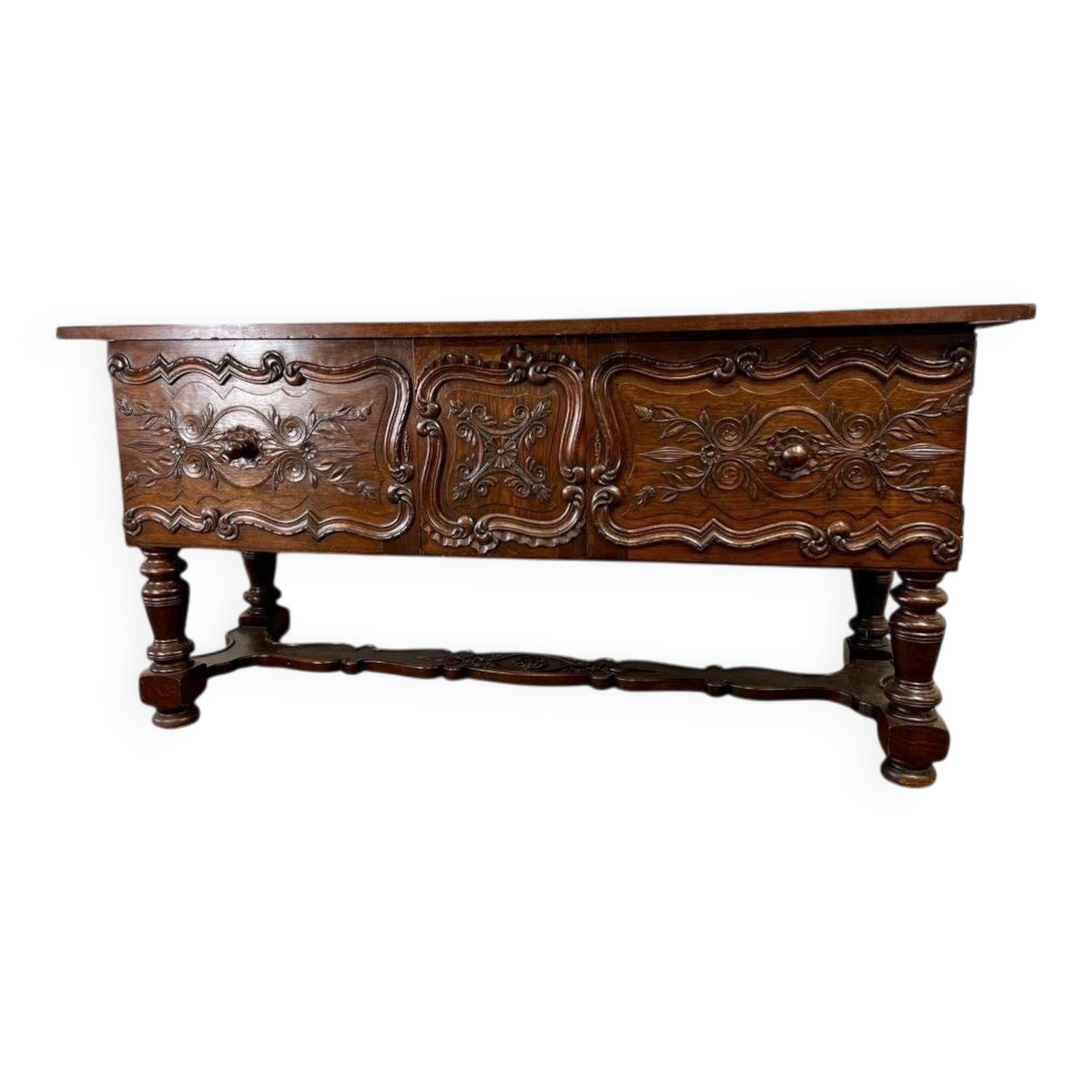 Buffet / armoire sculptée en bois vintage