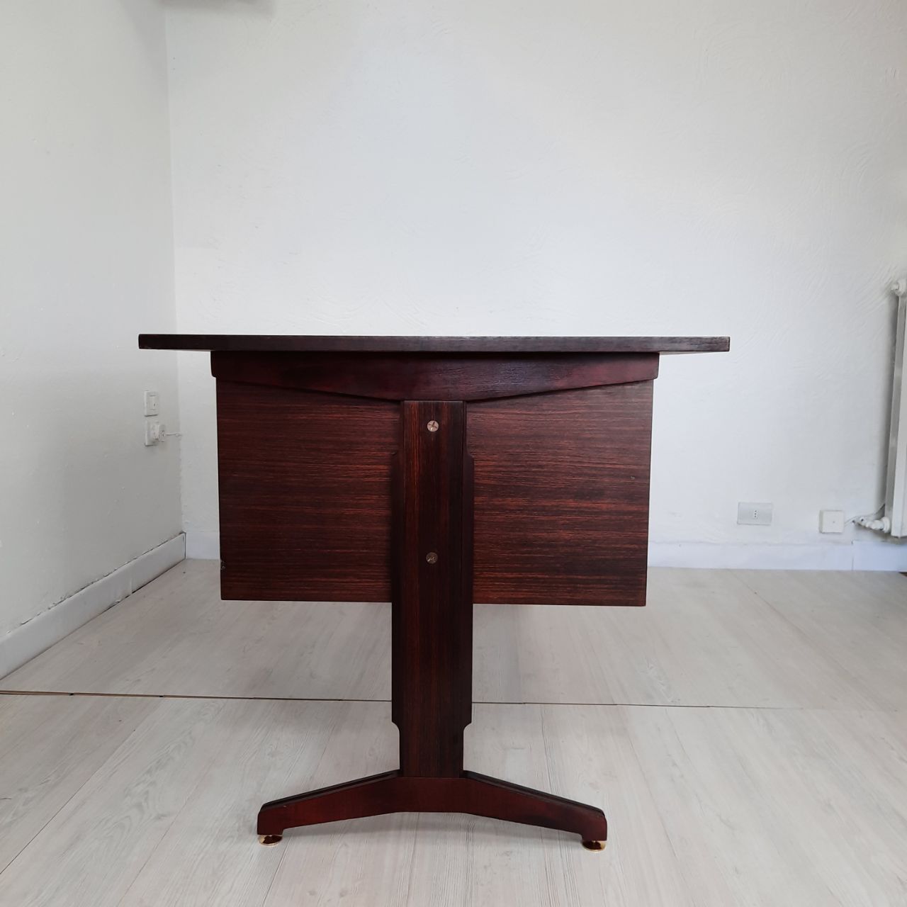 Center desk - vintage - AV contemporary furnishings