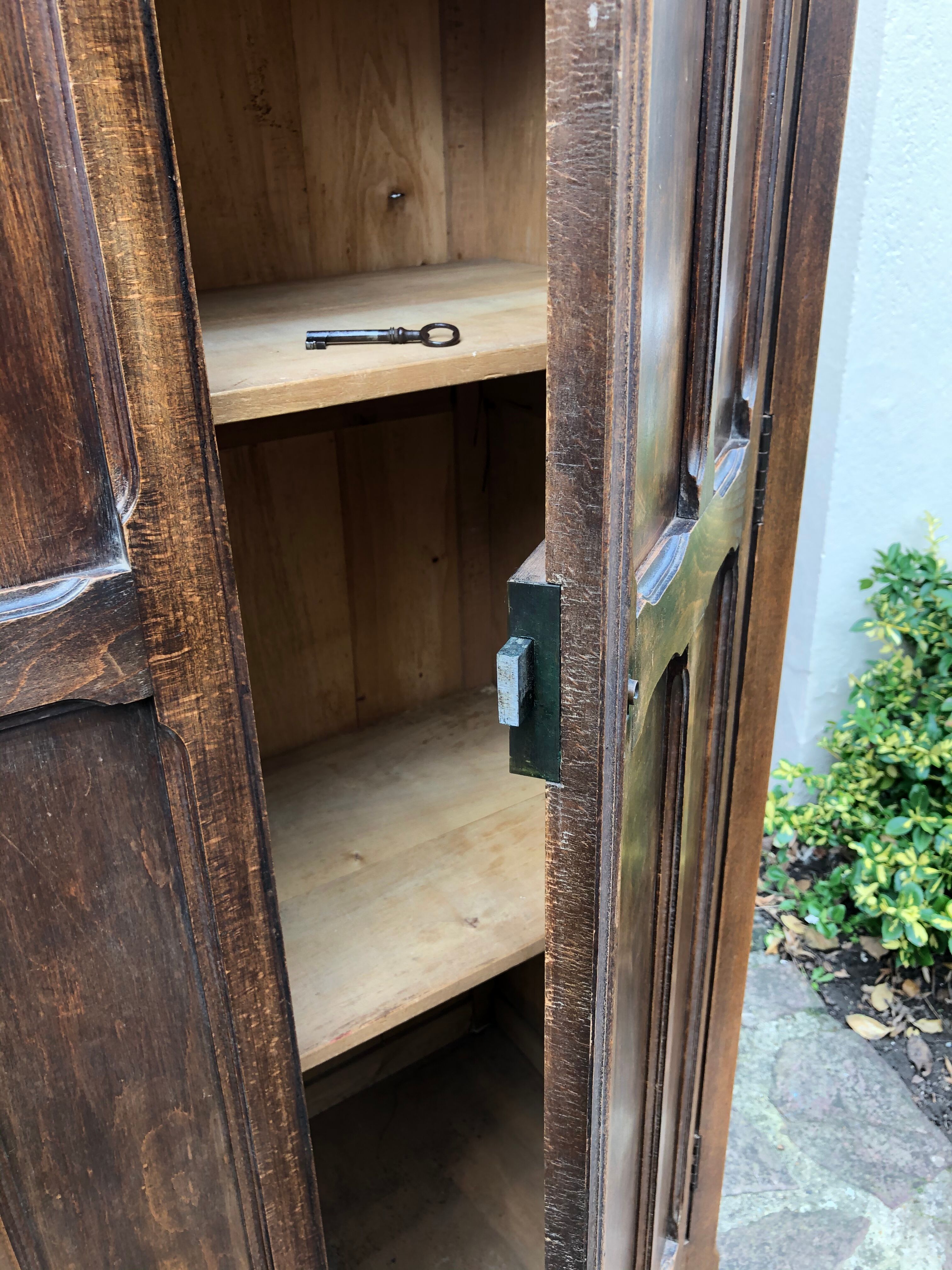 Armoire parisienne