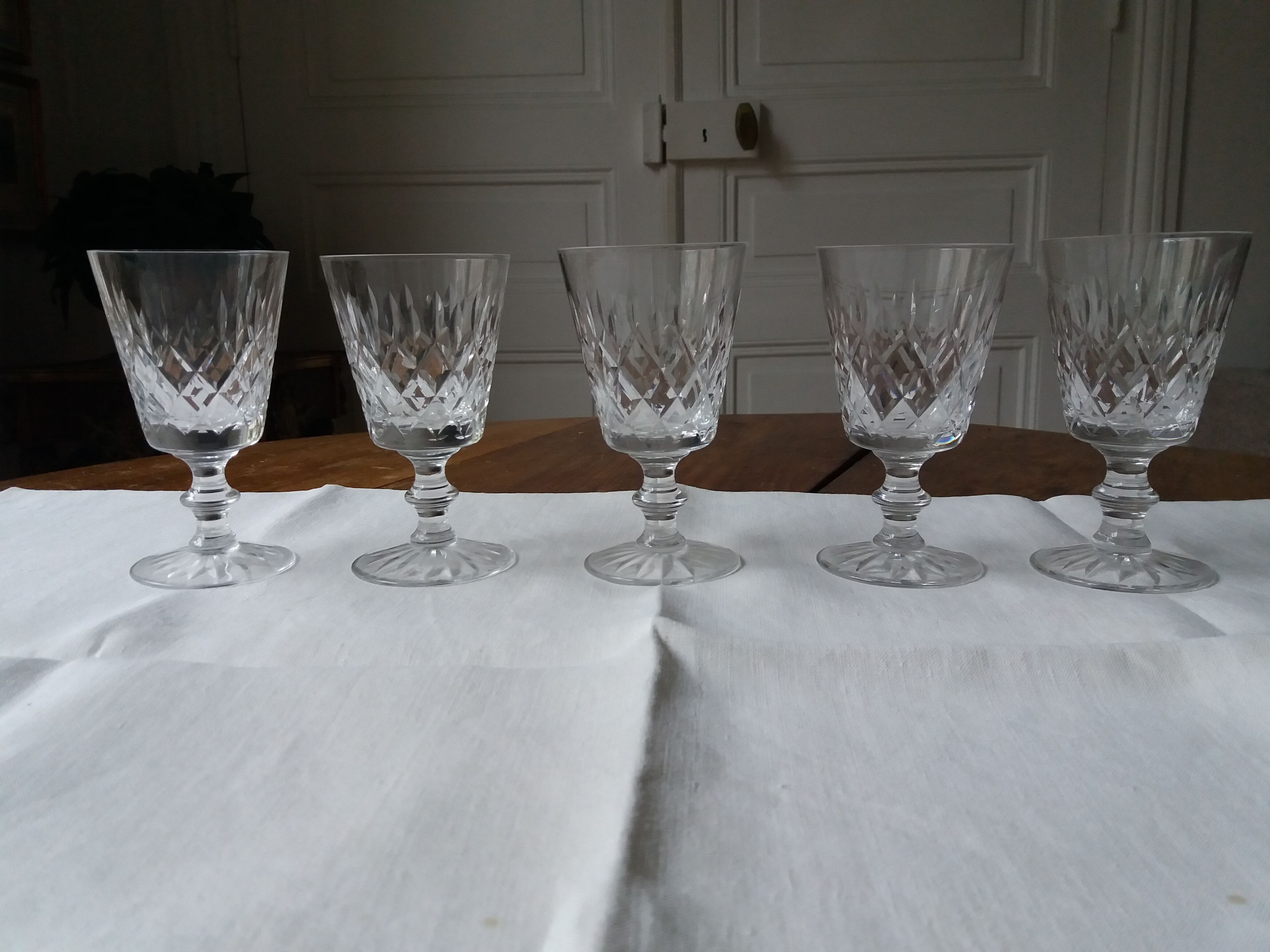 Lot de 5 verres gravés en cristal de Lorraine