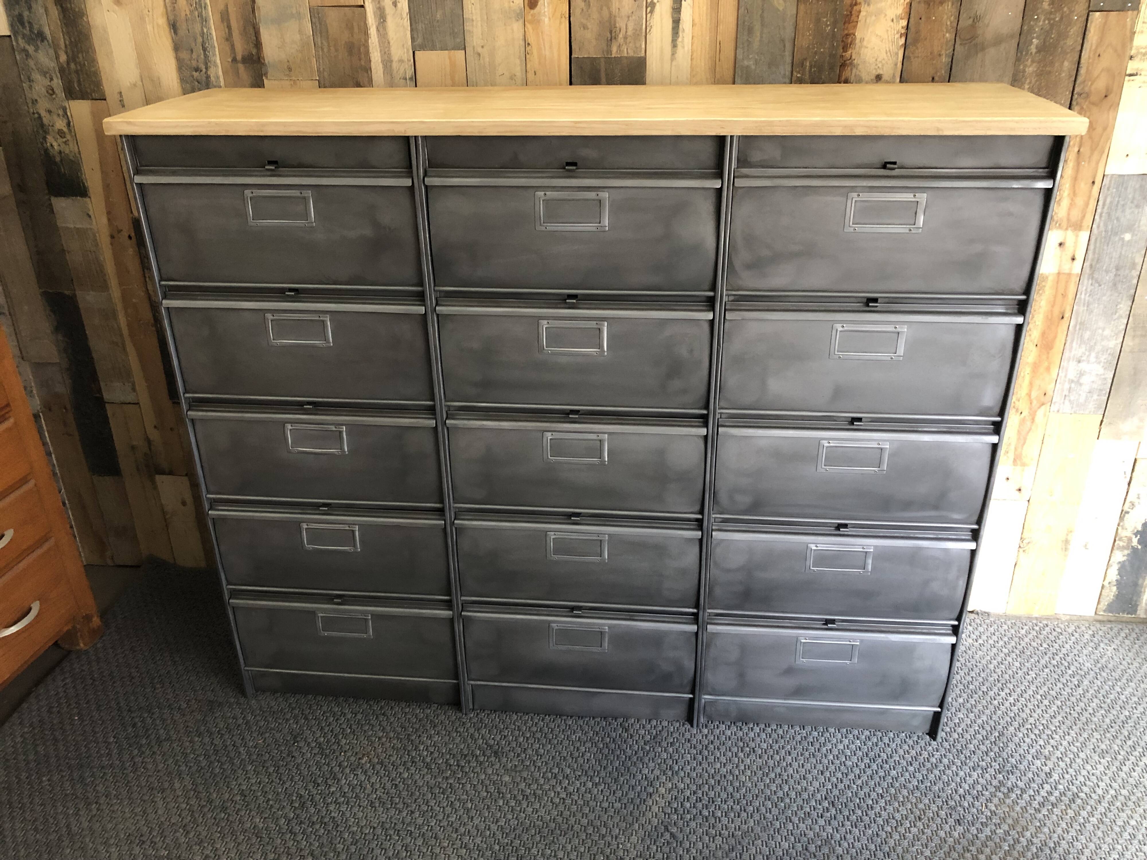 Ronéo industrial furniture with 15 shoe flaps