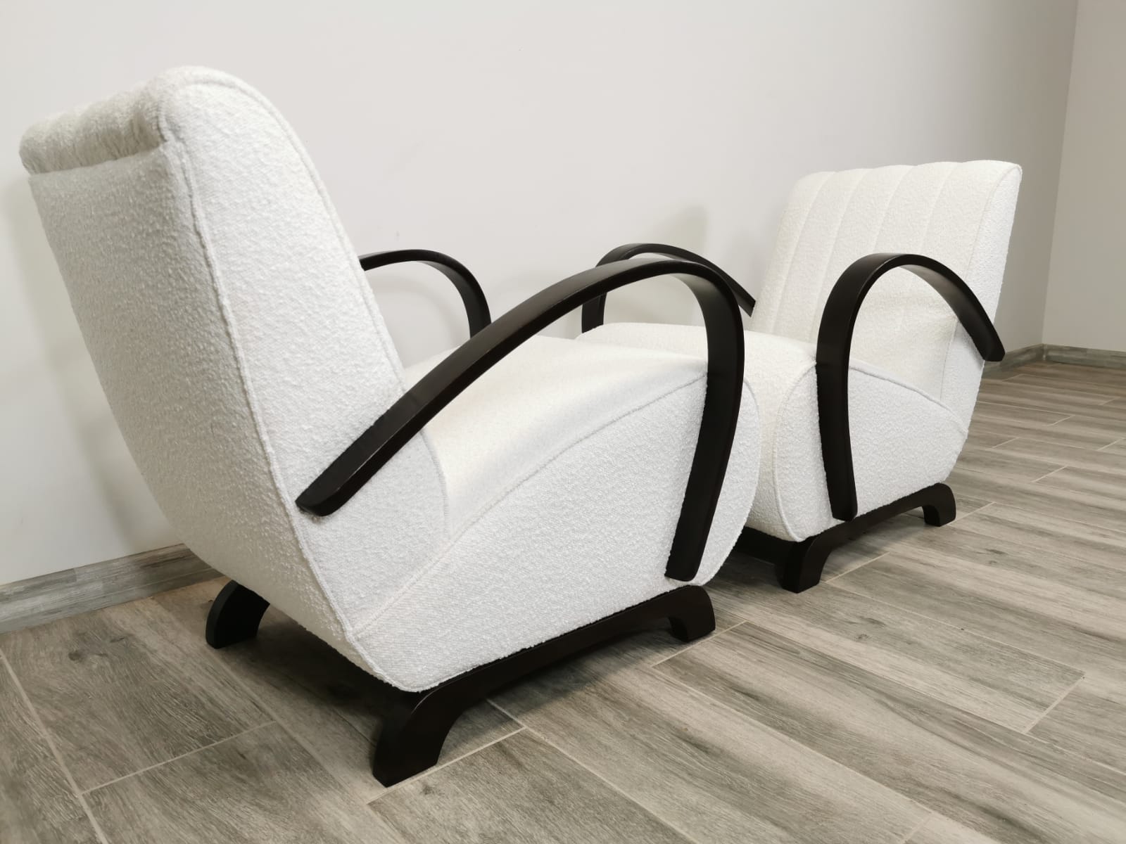 Restored armchairs by Jindrich Halabala, Set of 2