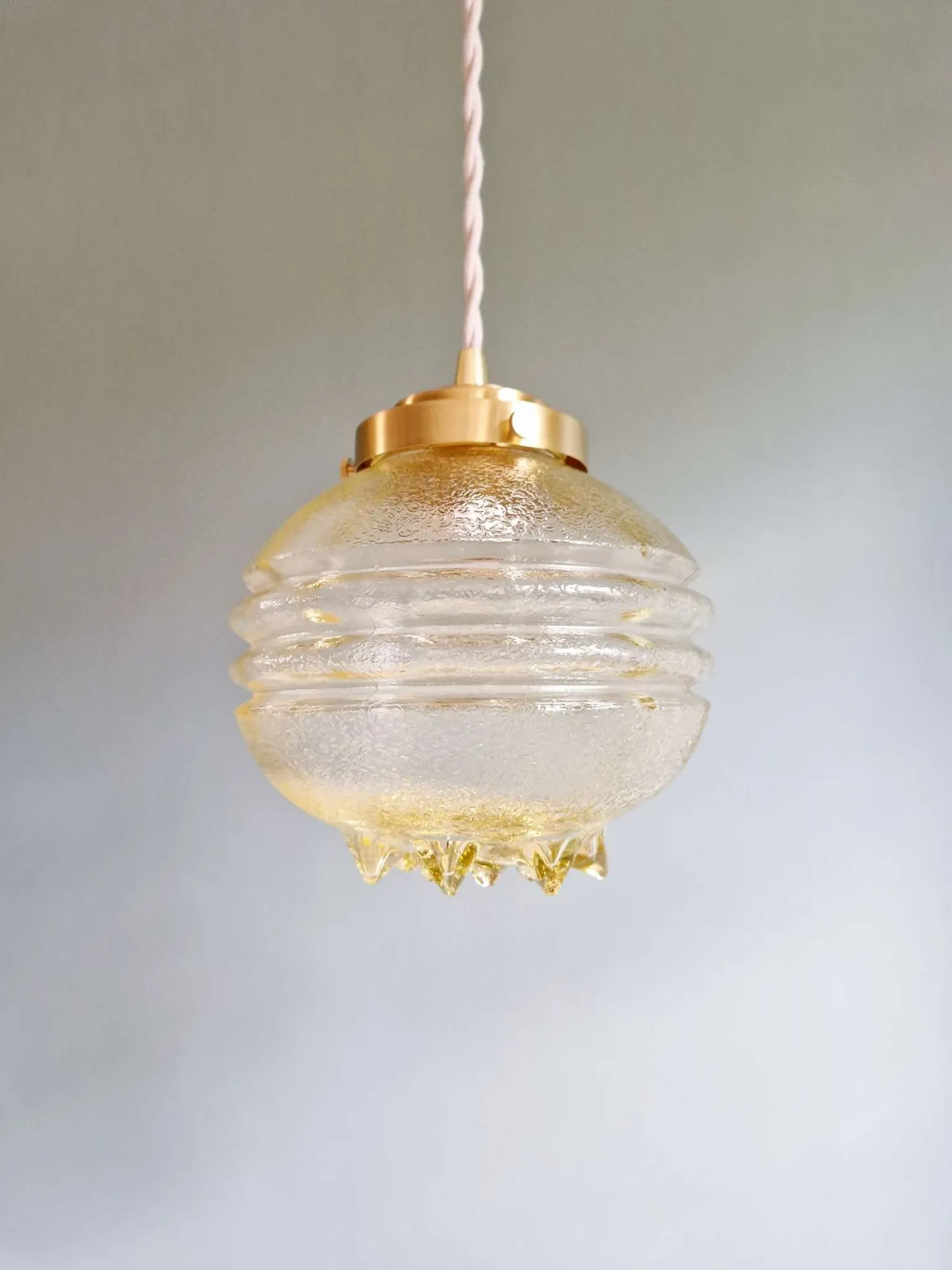 Suspension Space Age in transparent yellow glass, 1970 (10 available)