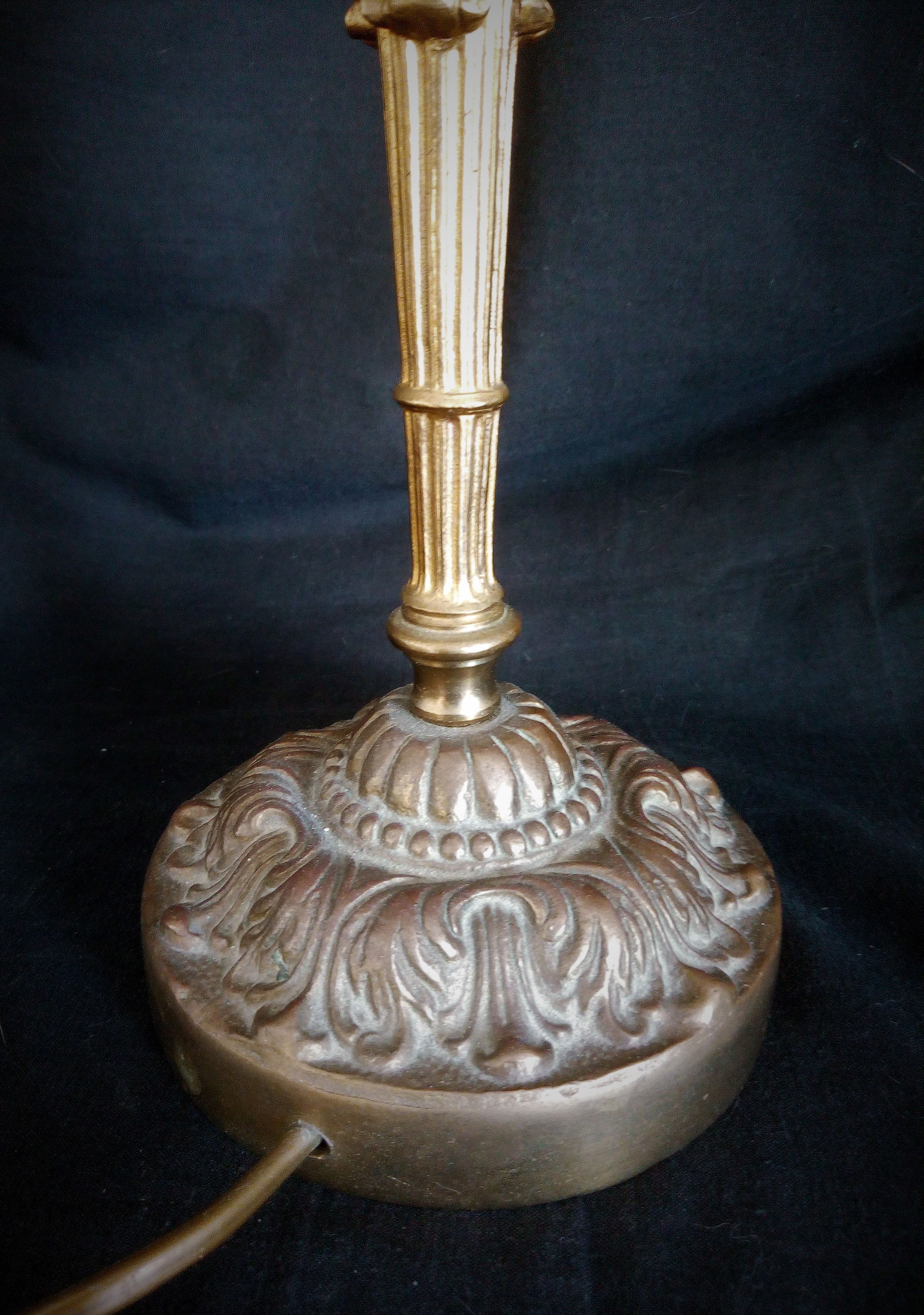Bronze desk lamp Napoleon III style, crystal tulip, late nineteenth