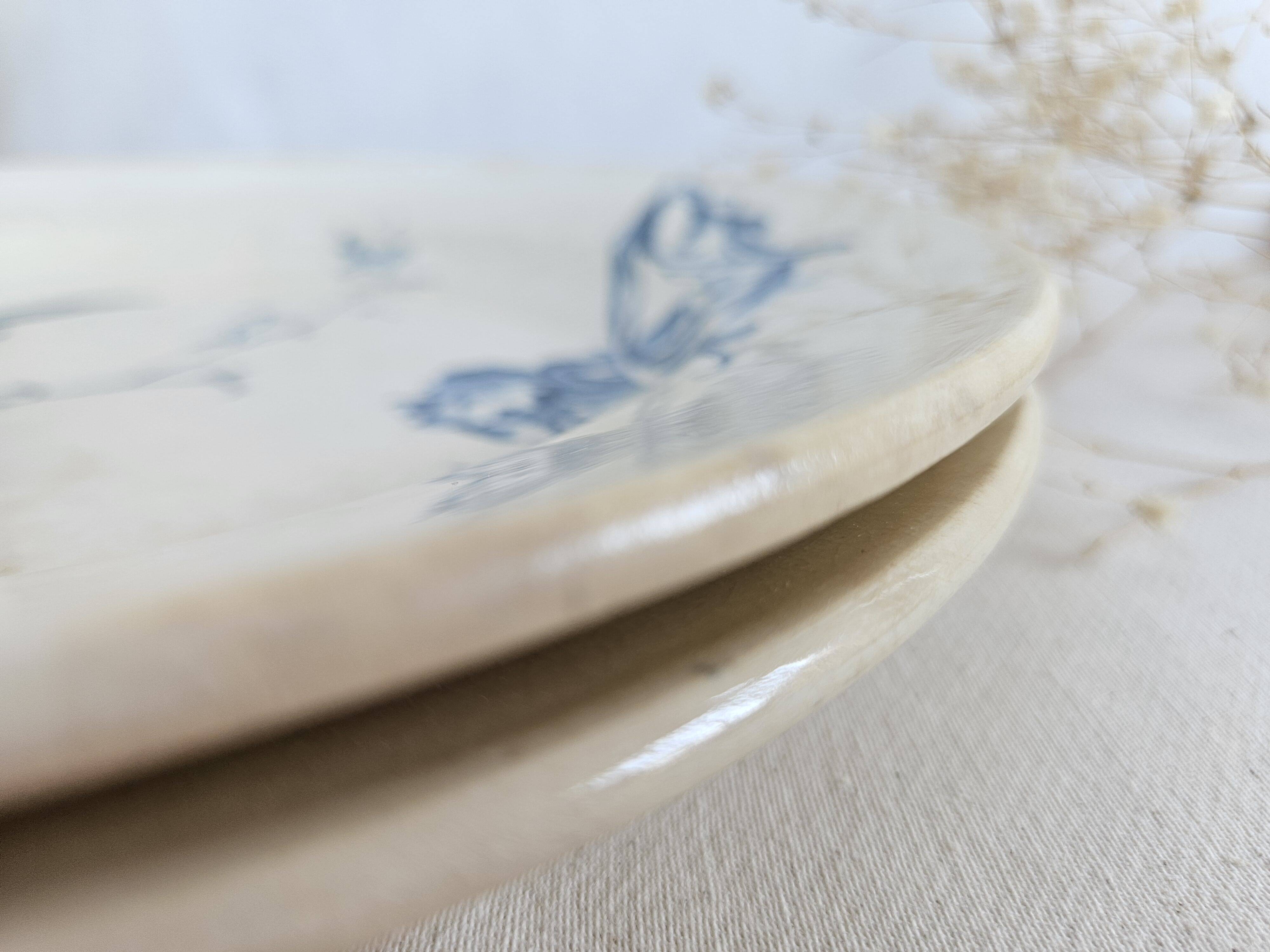 Pair of earthenware dishes from Gien, Iris model, 28 cm