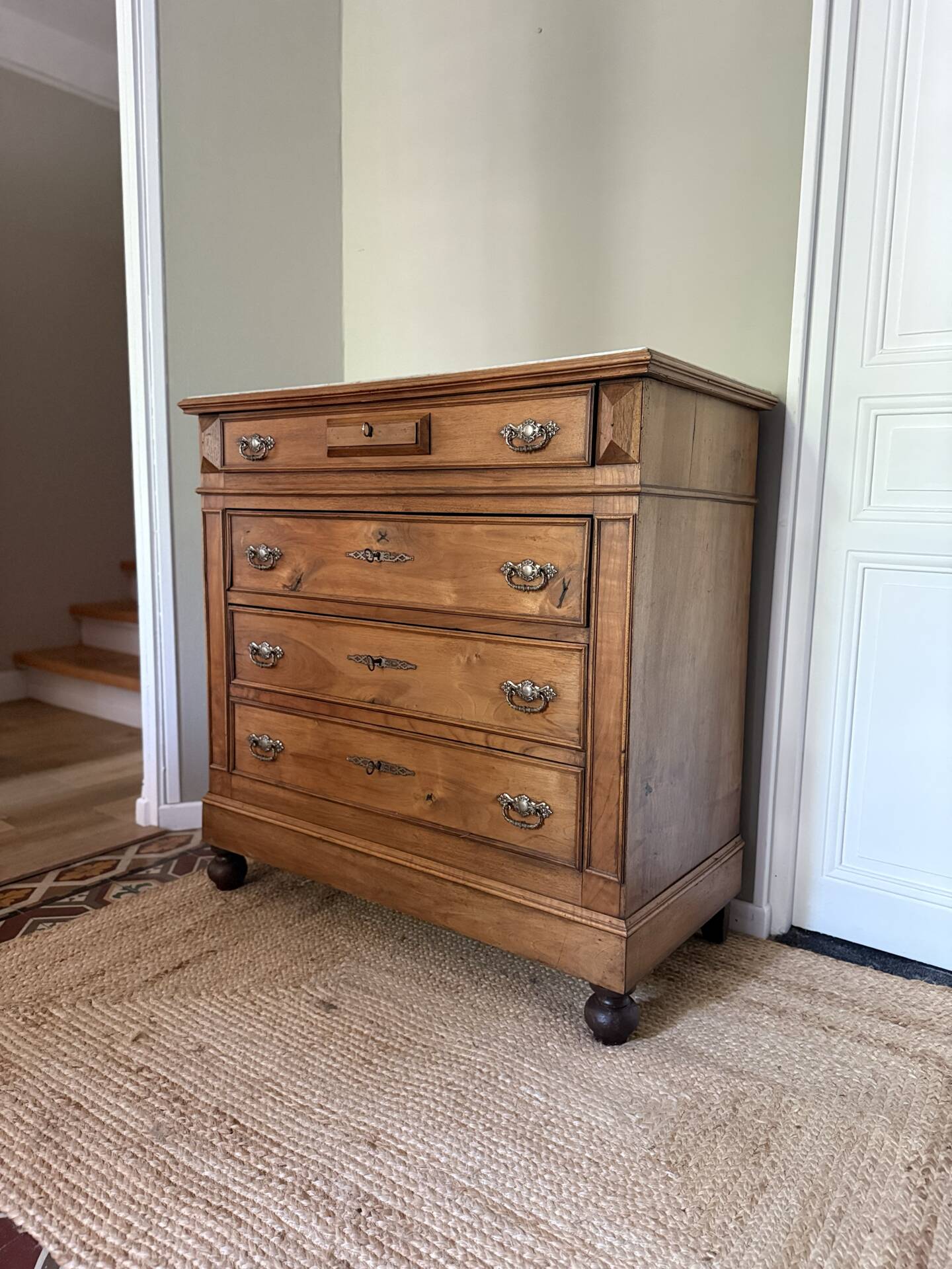 Antique Louis-Philippe commode in solid wood and white marble.