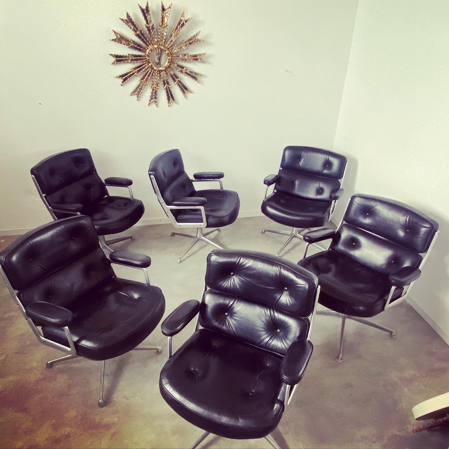 6 fauteuils en cuir Lobby Chair design Ray et Charles Eames, Hermann Miller