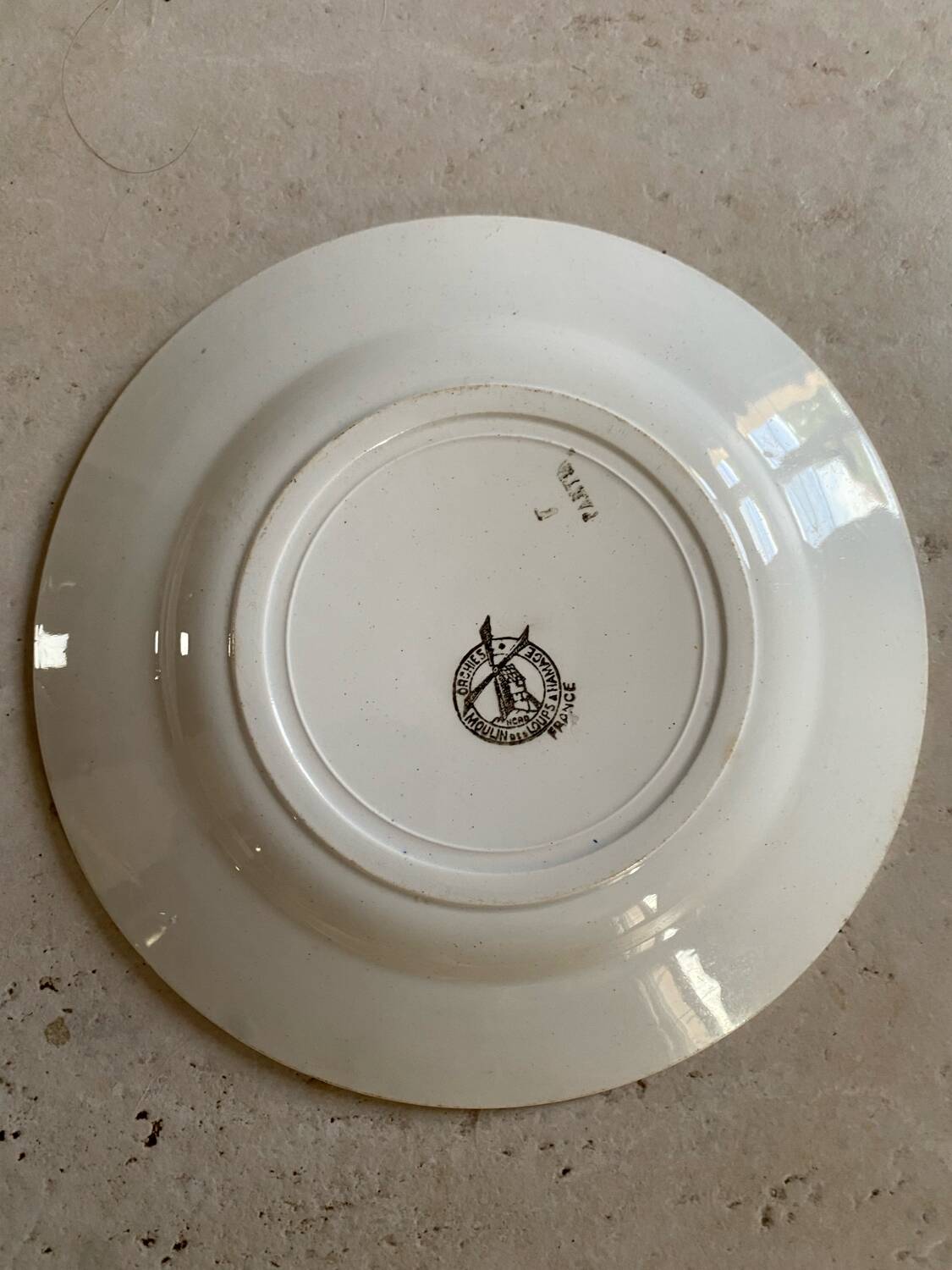 Plates model Pantin mill of wolves