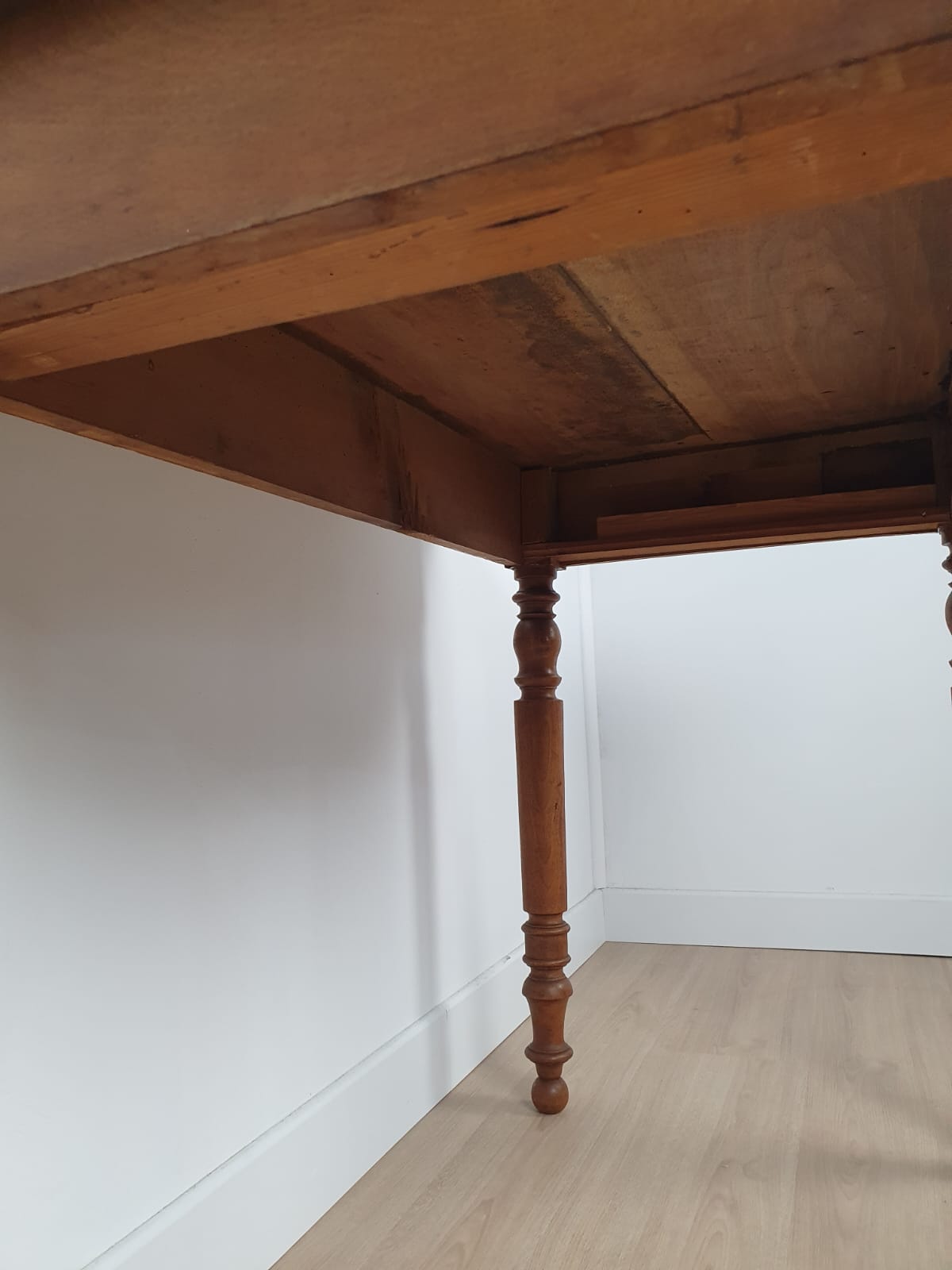 Old Small table/desk