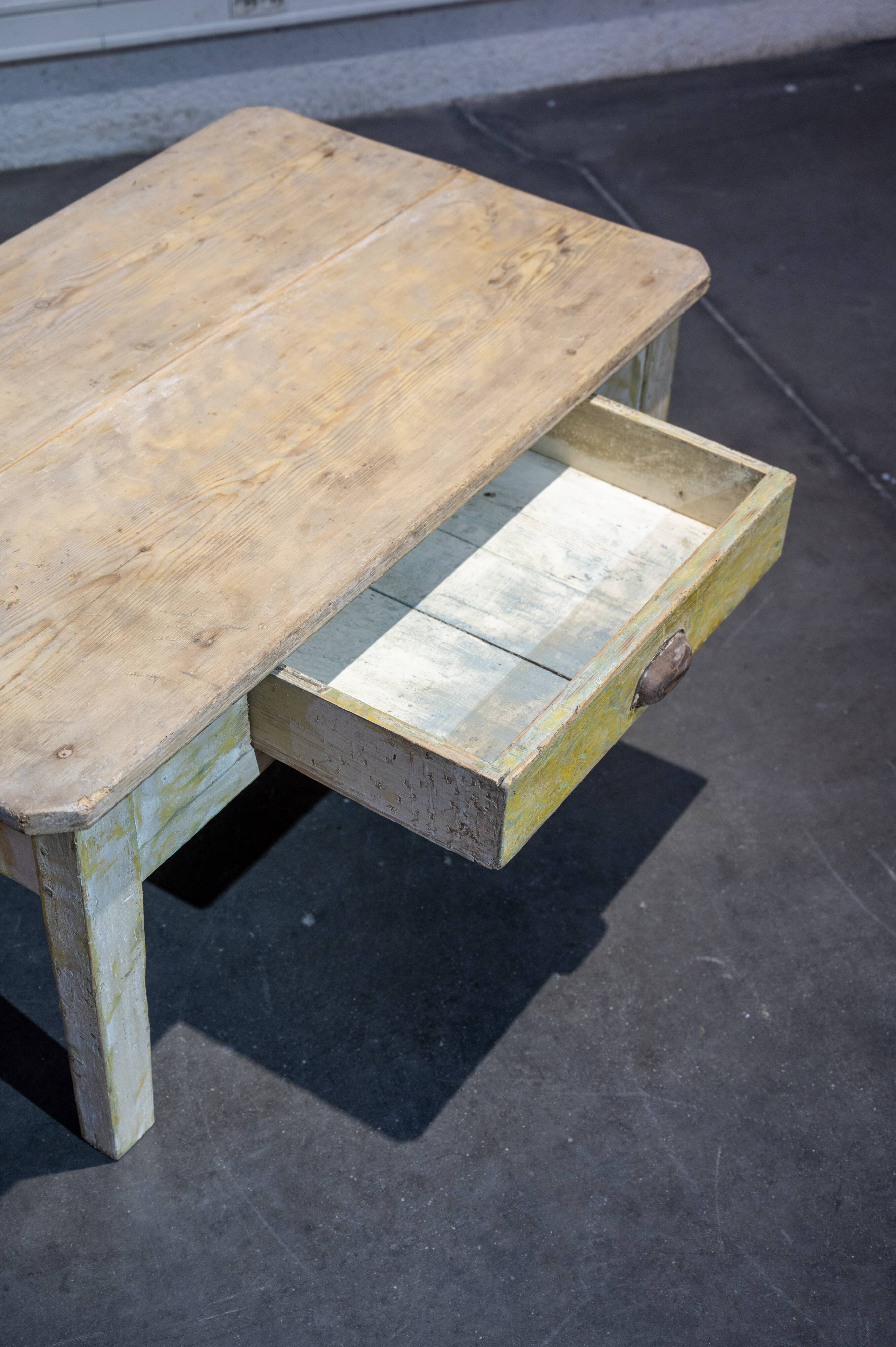 Country style coffee table