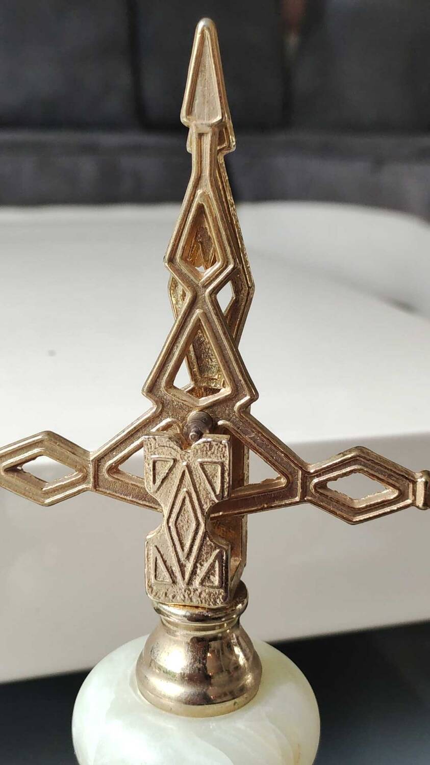 Old decorative Scales of Justice. Onyx, marble/brass. From the 50s. Dim 29 x 30 cm