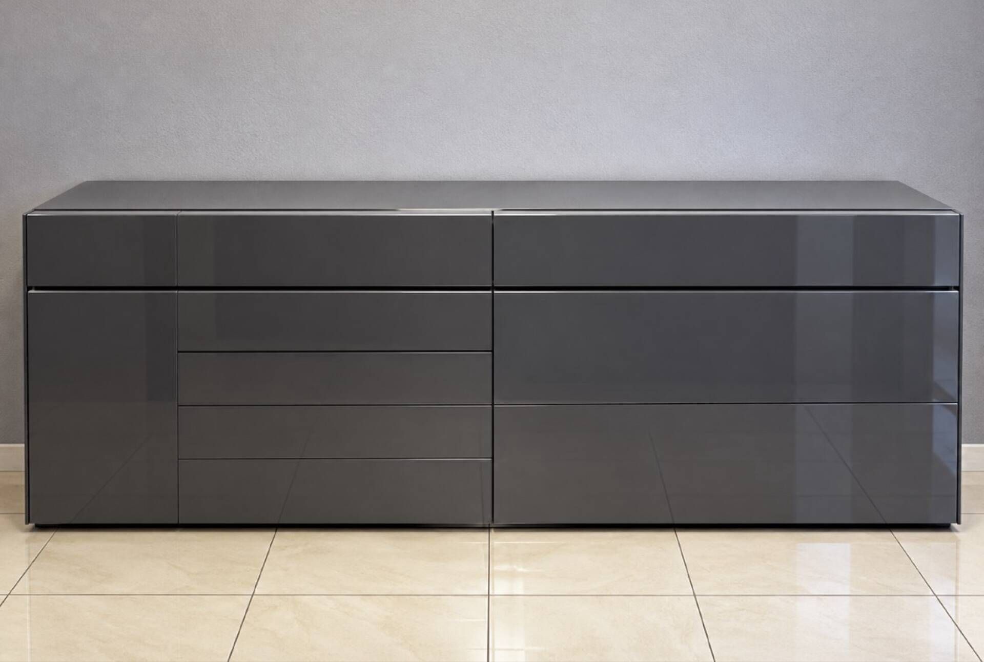 Bahut par aleal laqué brillant gris anthracite, démontable. 2,4