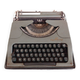 Ultra flat portable typewriter mj rooy
