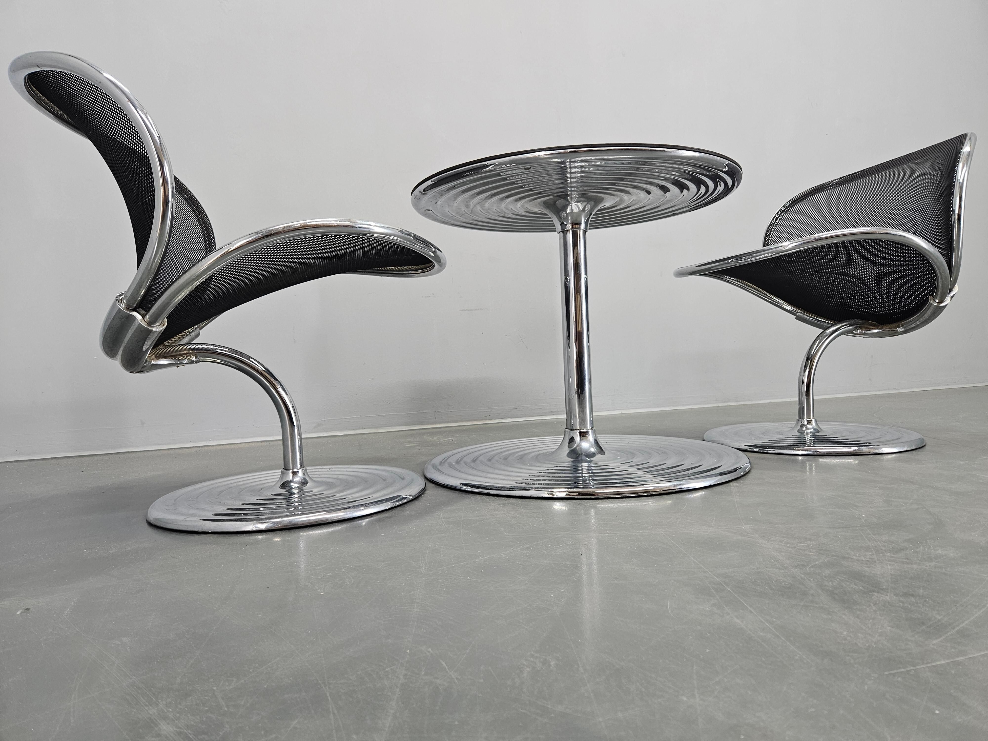 Ensemble de deux chaises et table basse O-Line, Herbert Ohl pour Wilkhahn, années 1980.