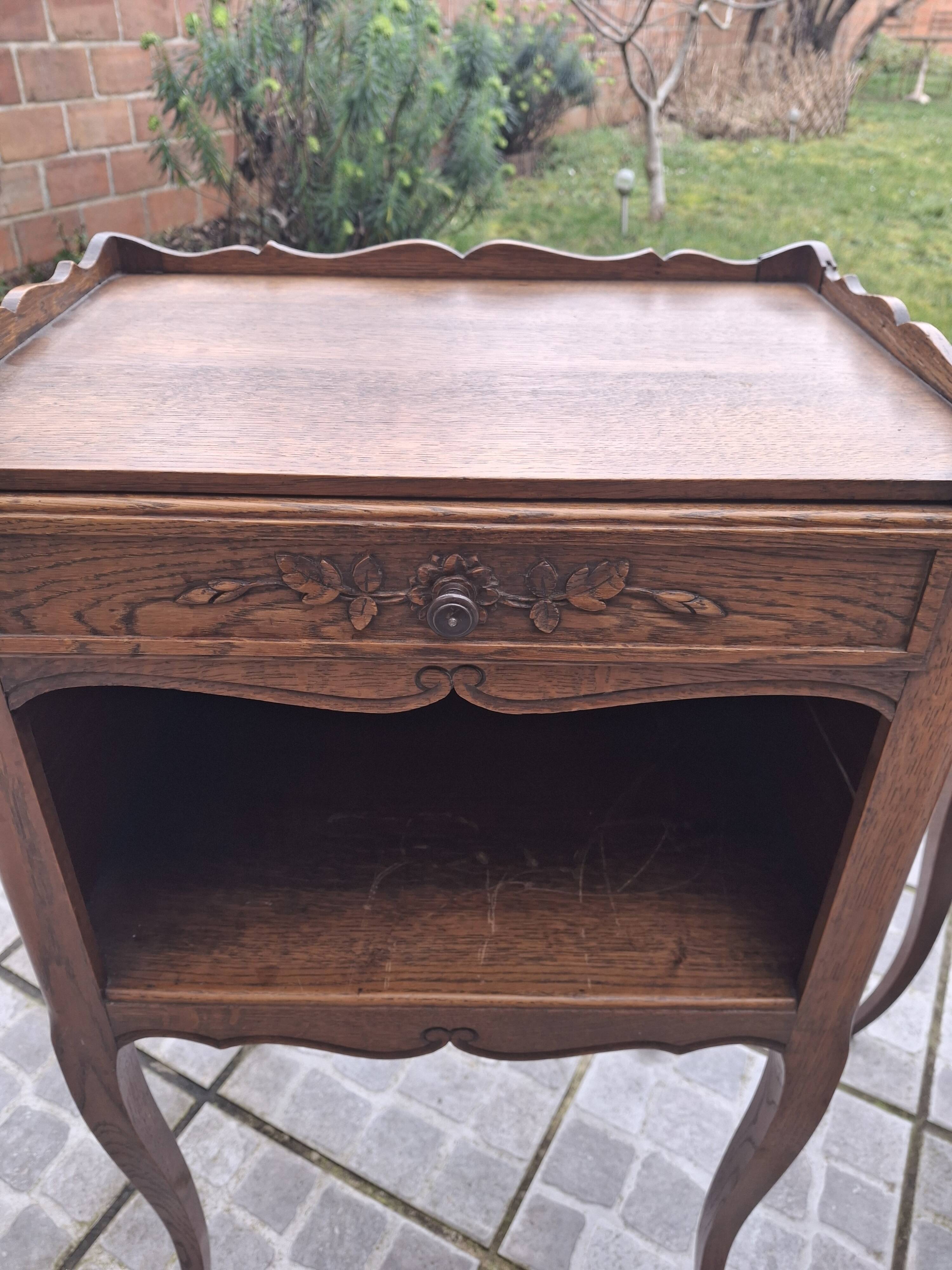 Set of 2 bedside tables