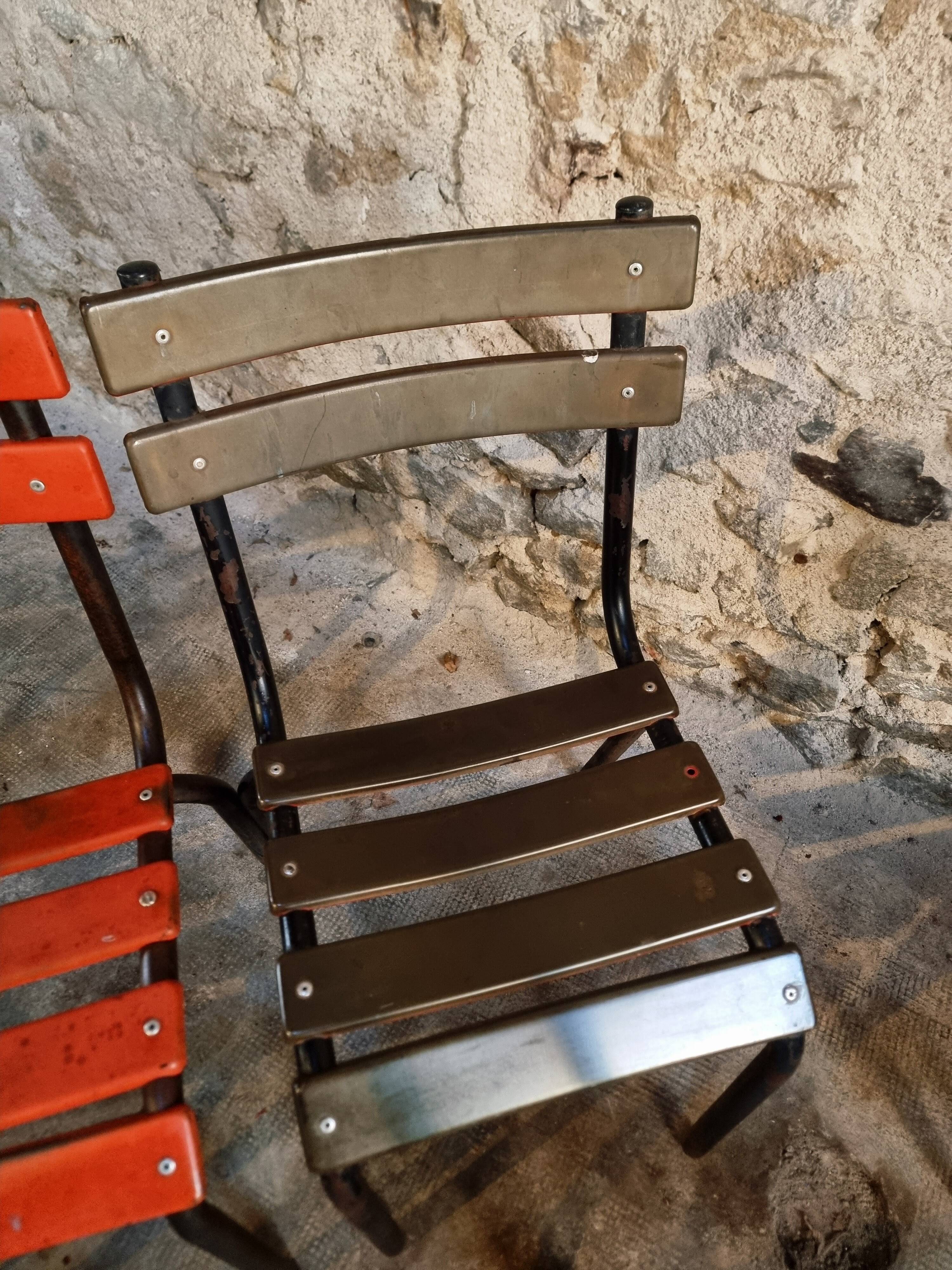 Set of 8 vintage French bistro chairs – industrial metal Tolix style