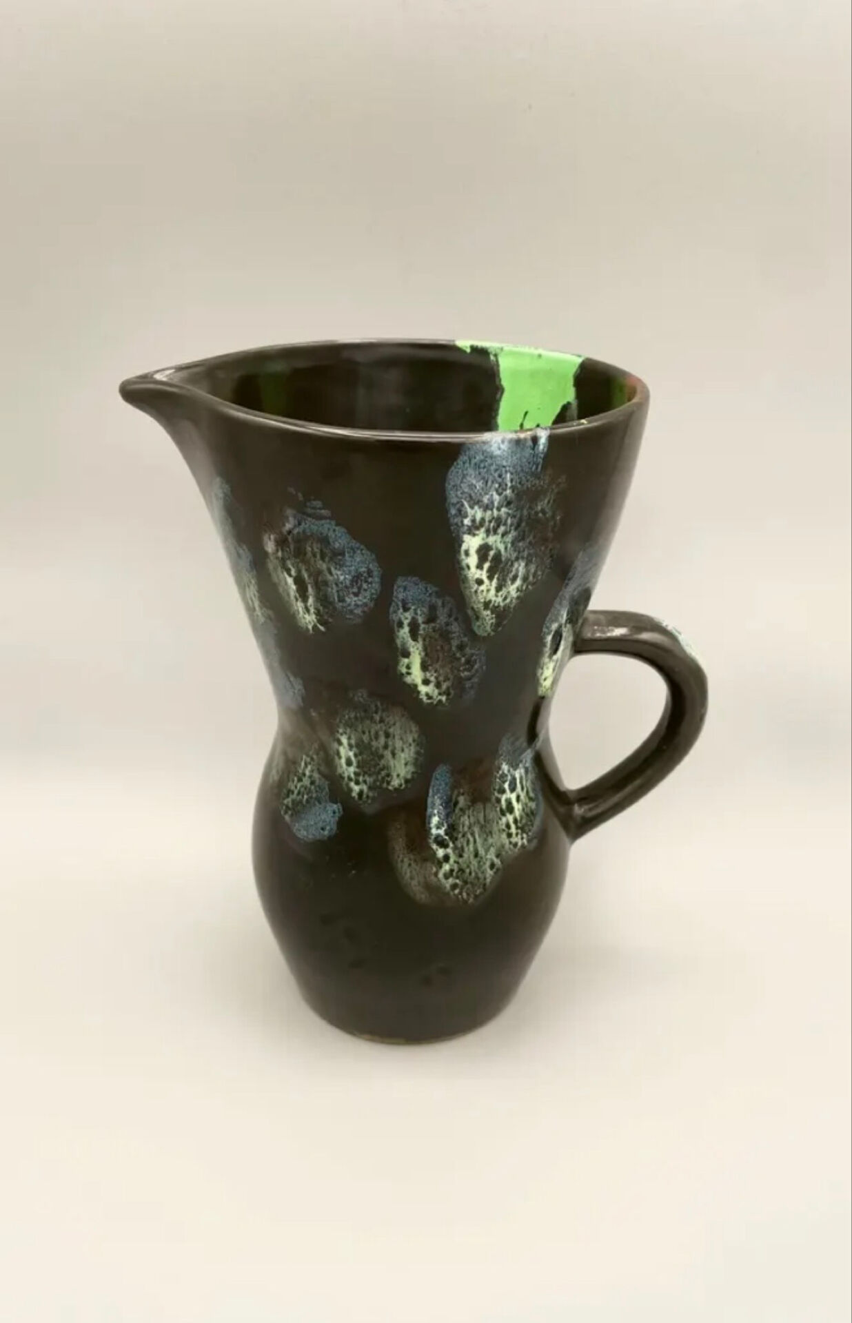 Jug signed Digoin Sarreguemines. Glazed ceramic. 50s 60s.