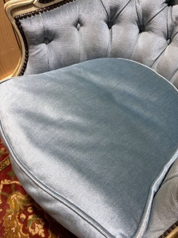 Paire de Bergeres bleues de style Louis XV