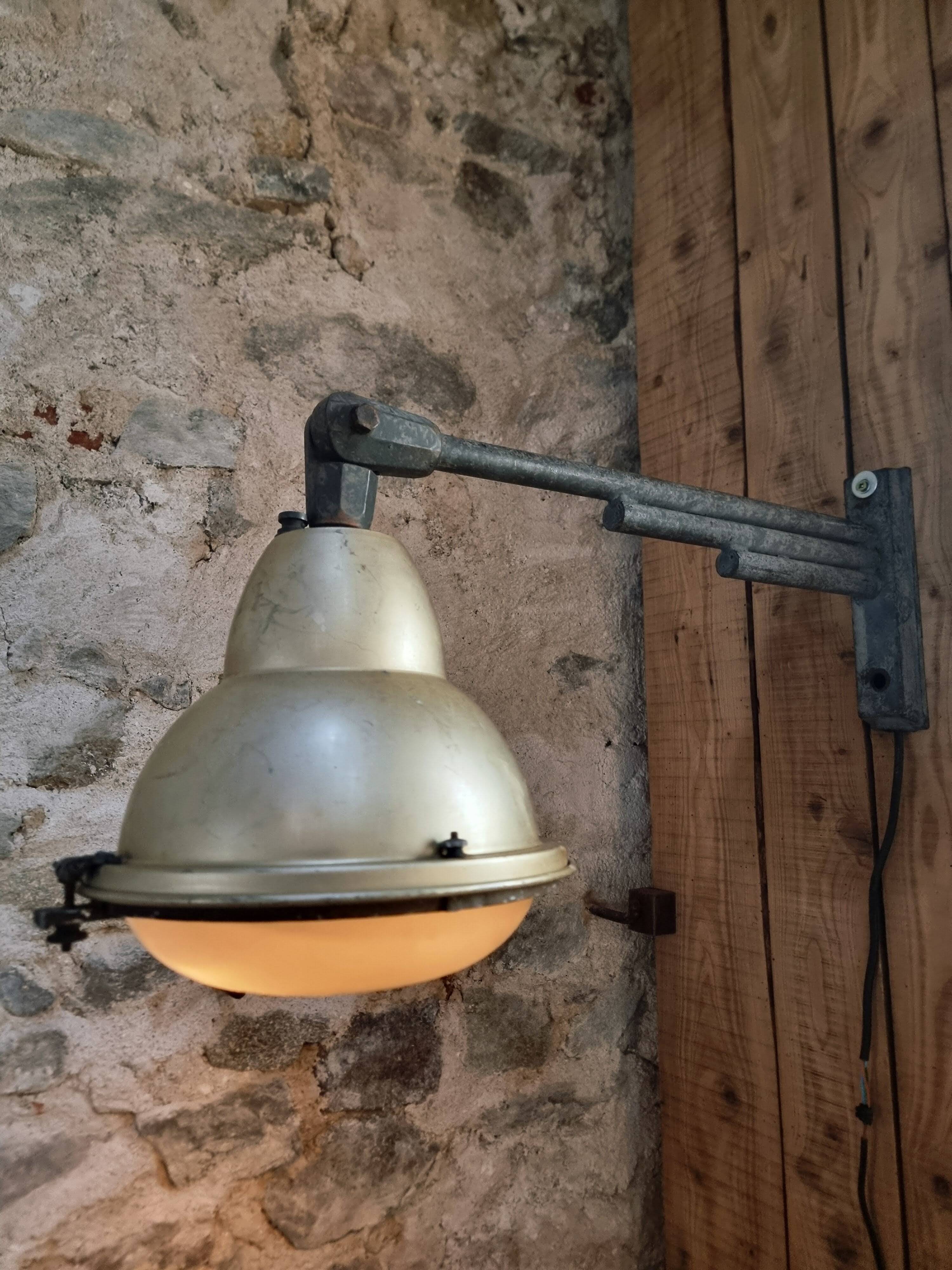 Applique murale vintage de lampadaire – lampe murale industrielle, bras réglable années 1950