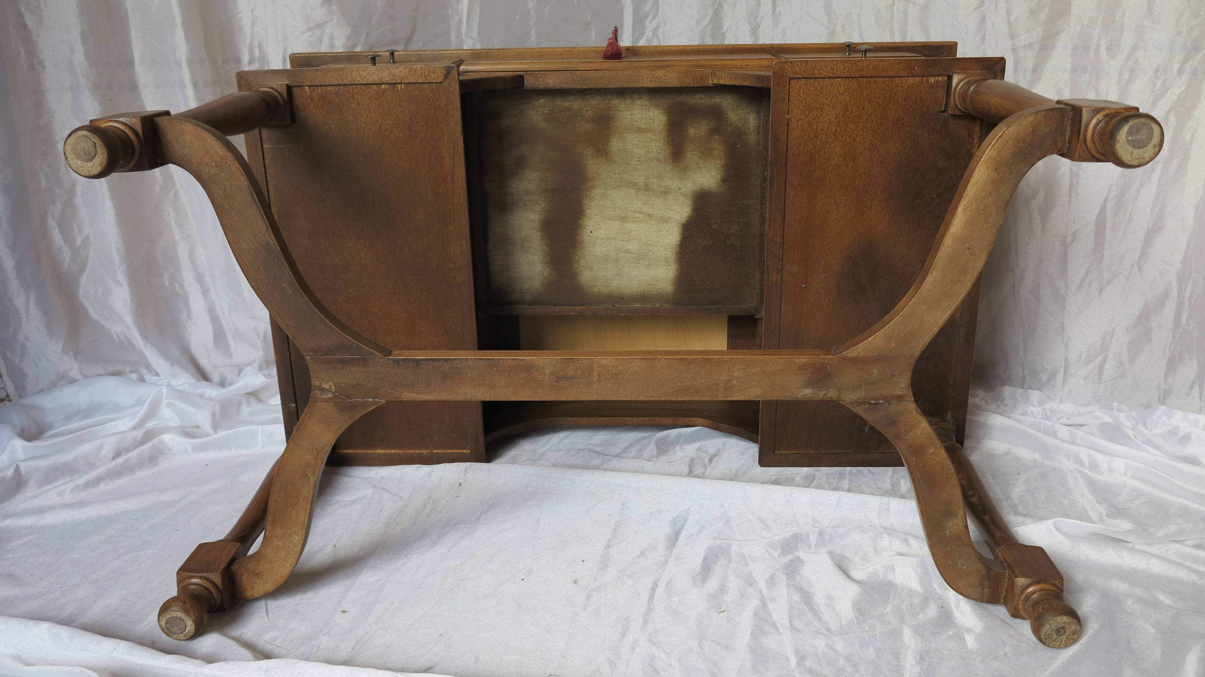 bureau classique dessus cuir