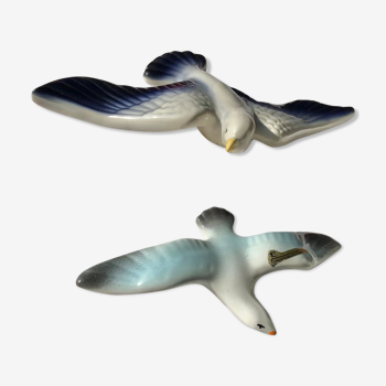 2 ceramic seagulls to hang