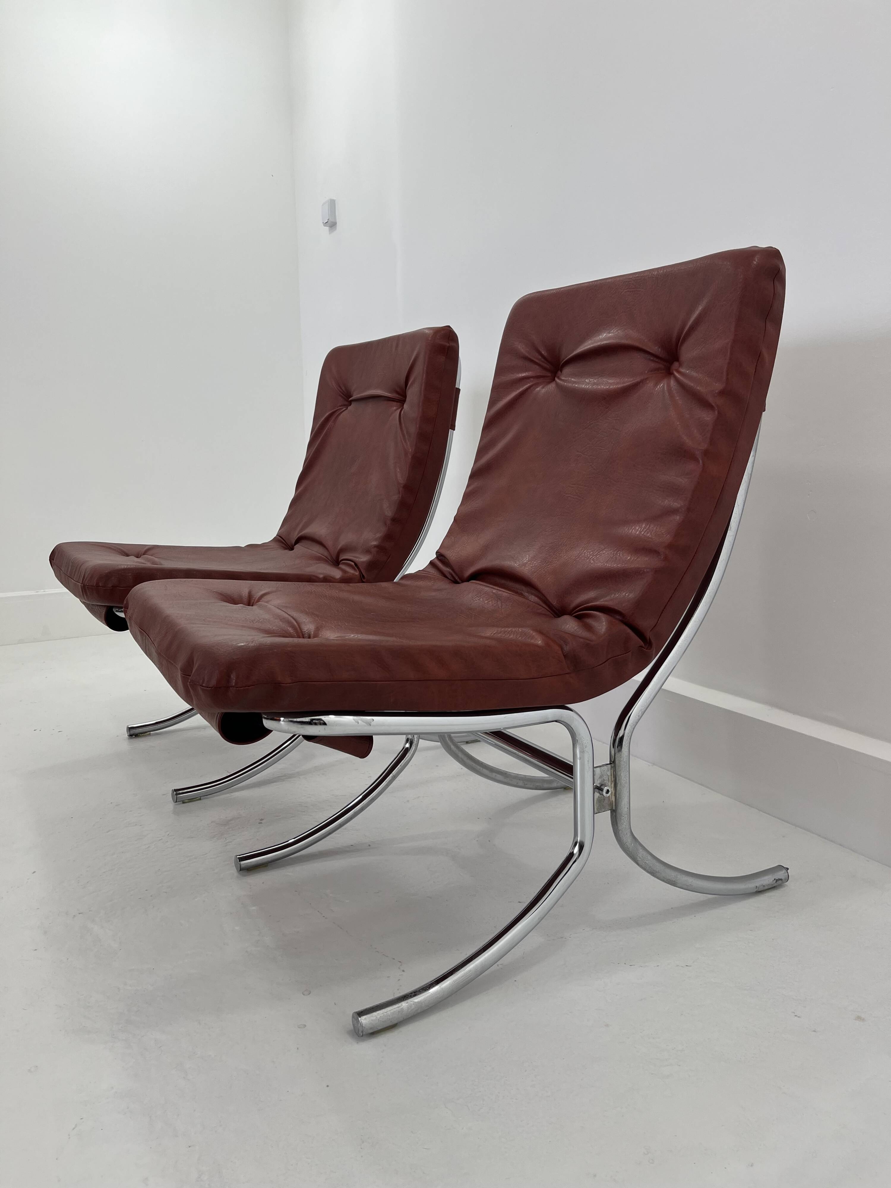 Set of Vintage Lounge Chairs in Chrome and Vinyl, 1970s