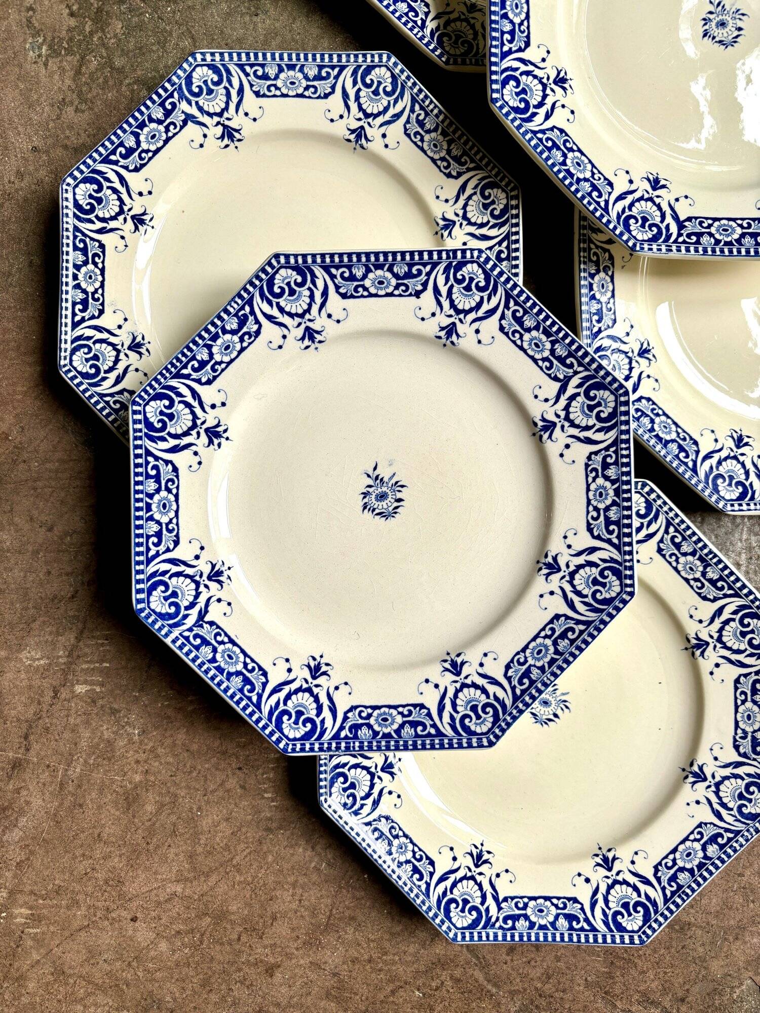 6 Sarreguemines earthenware dessert plates, “Sinceny” service circa 1900
