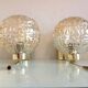 Paire d'appliques en laiton et globes en verre ambré structuré / vintage années 60-70