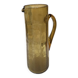 Antique amber glass pitcher engraved with a hunting scene decoration – circa 1