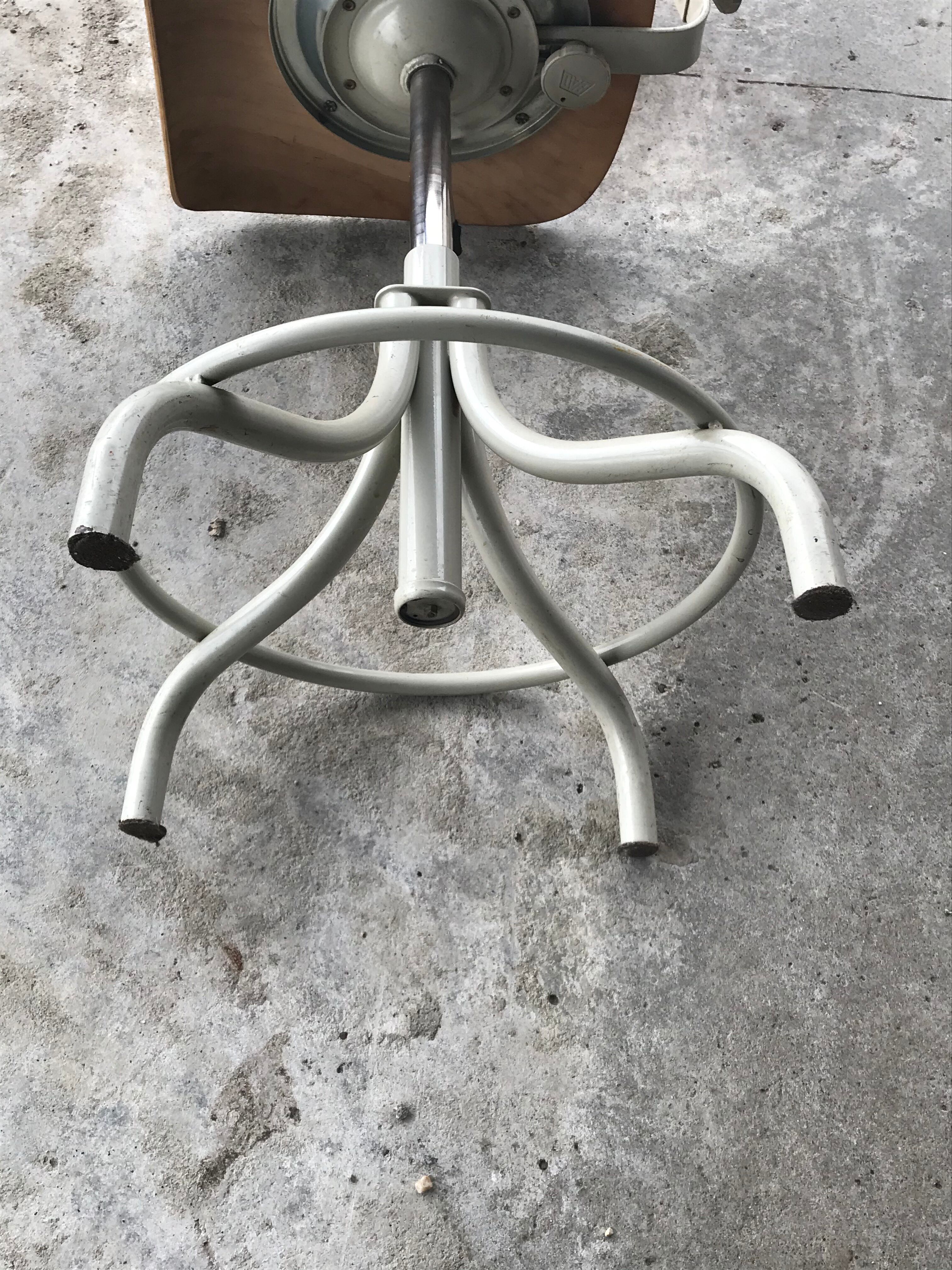 Chaise de bureau 1960 en bois et métal, style industrie, marque BAD