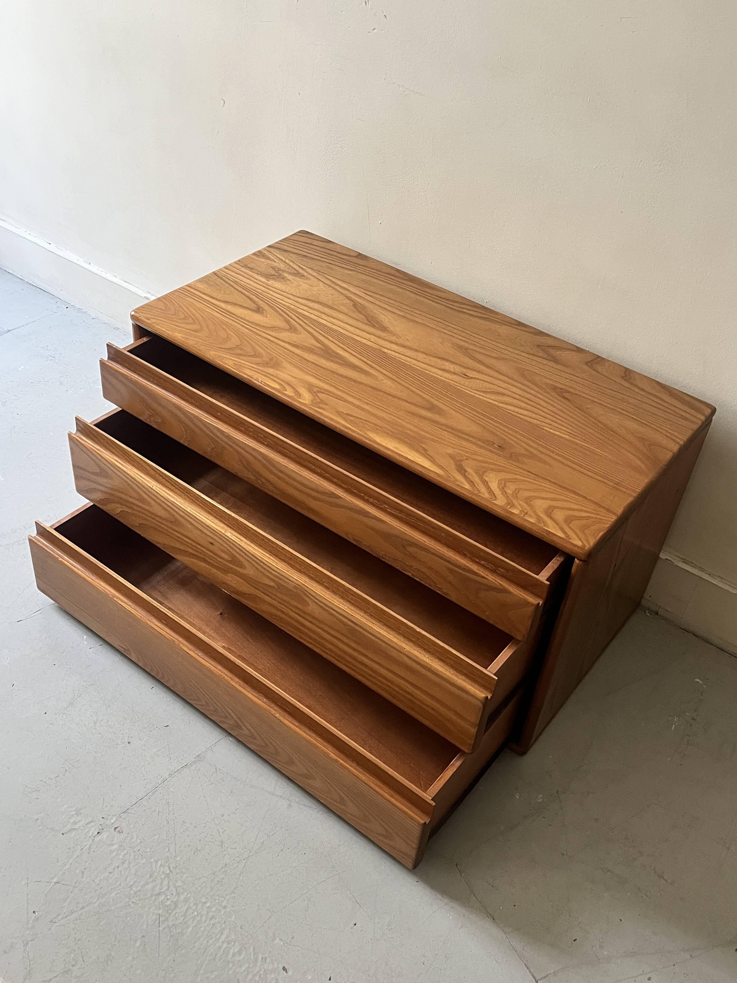 3-drawer chest of drawers in solid elm wood, Regain house