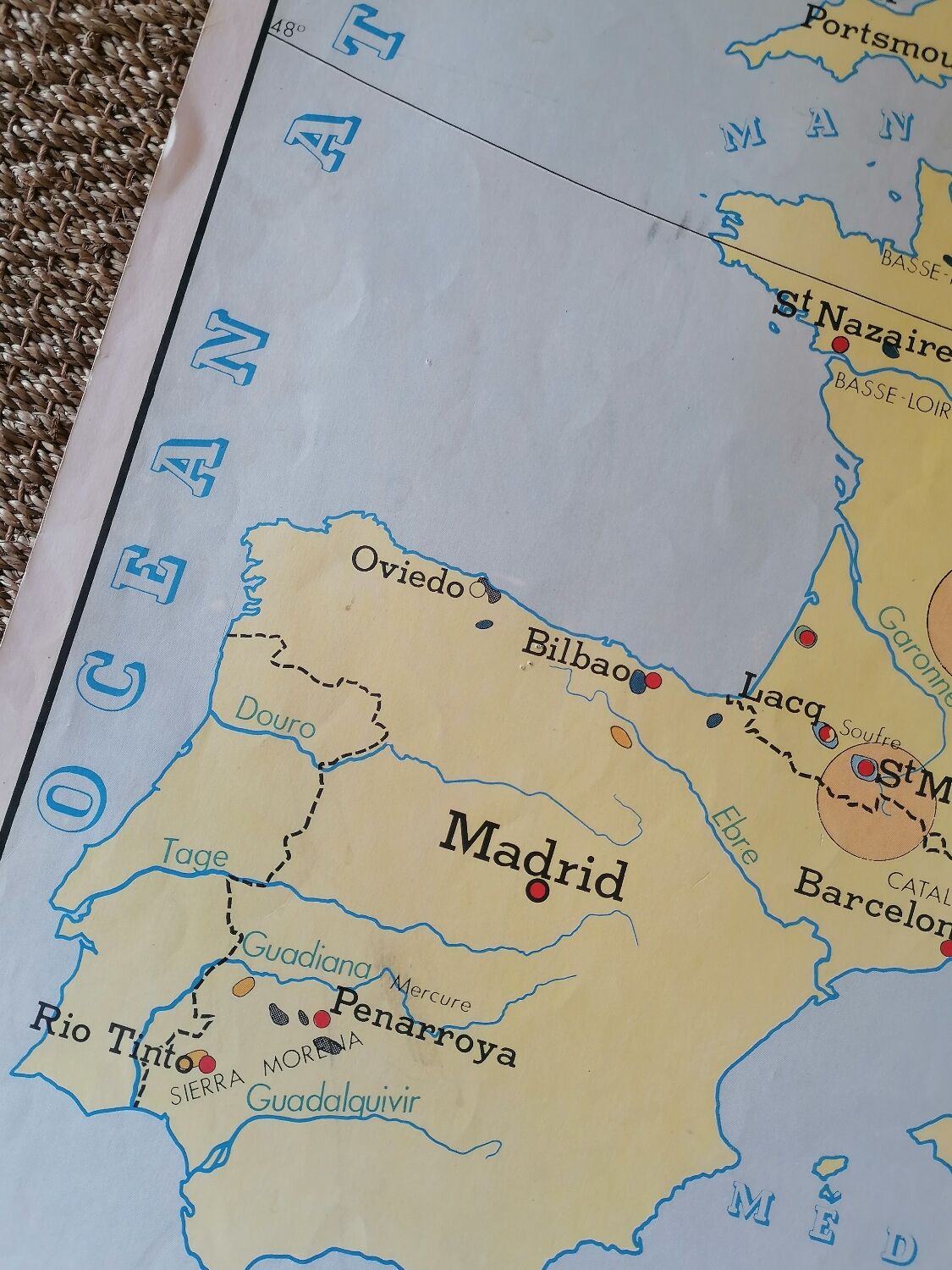 Ancienne carte scolaire rossignol de l'europe.