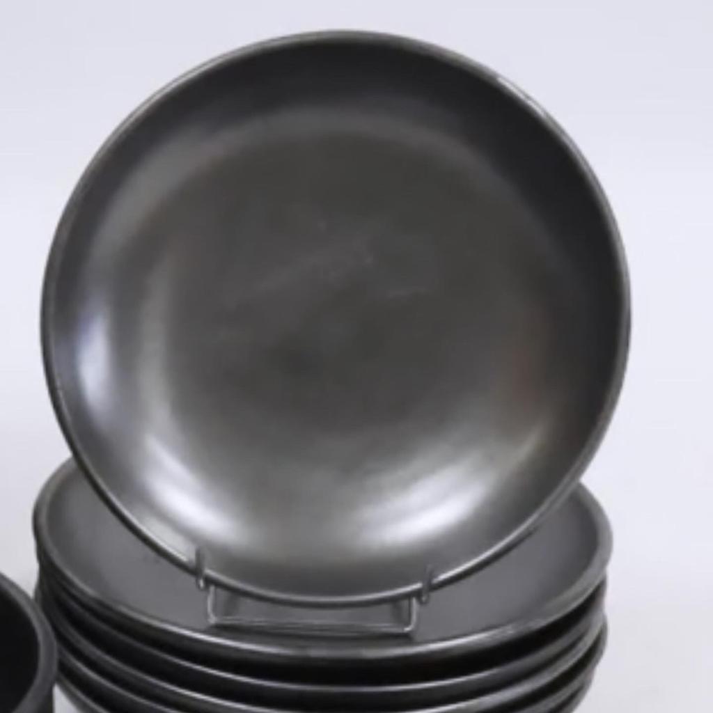 Service de table Ceramony Vallauris en faience noir mat 1950 - 38 pièces