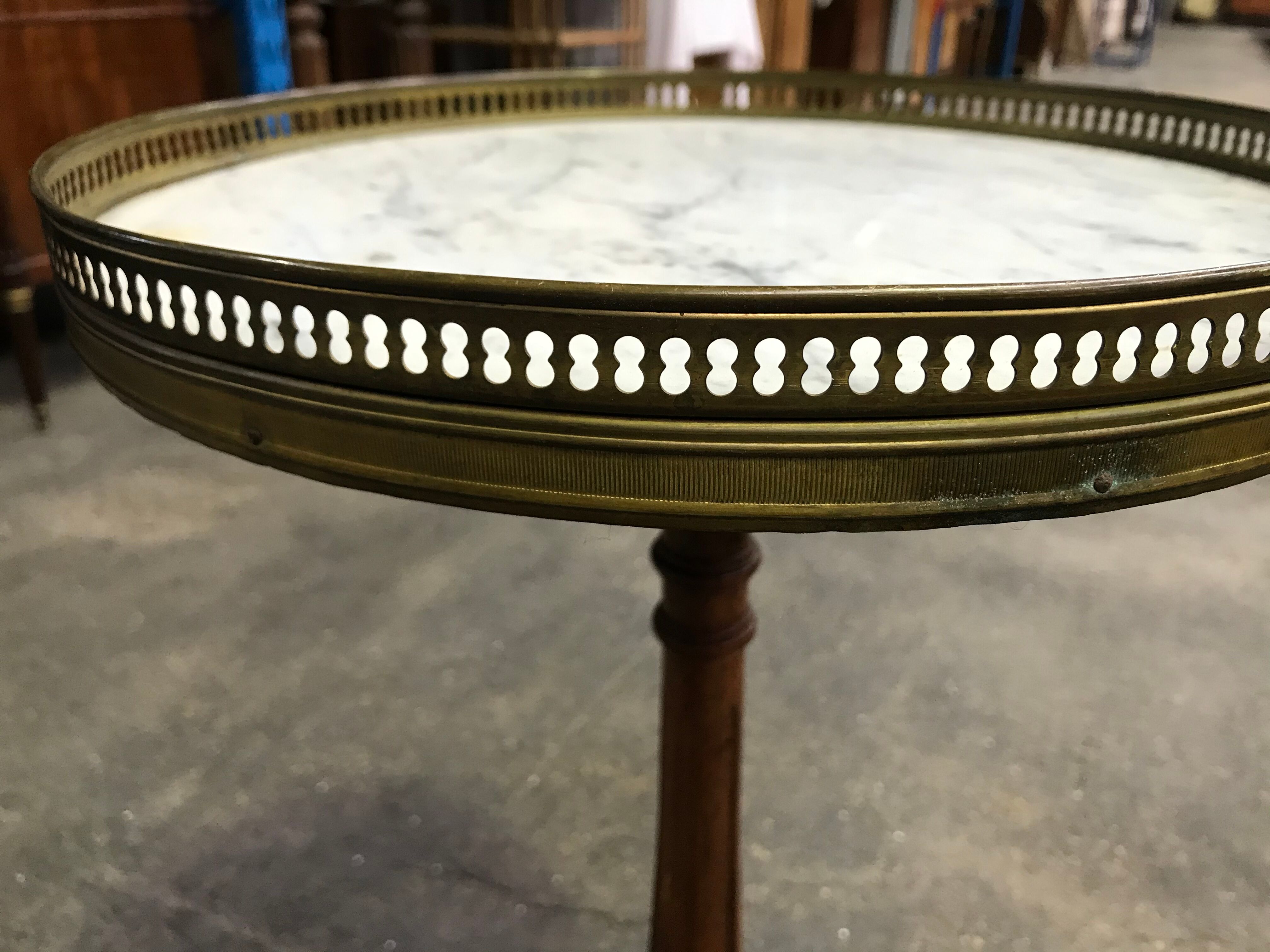 Side table tripode marble & brass